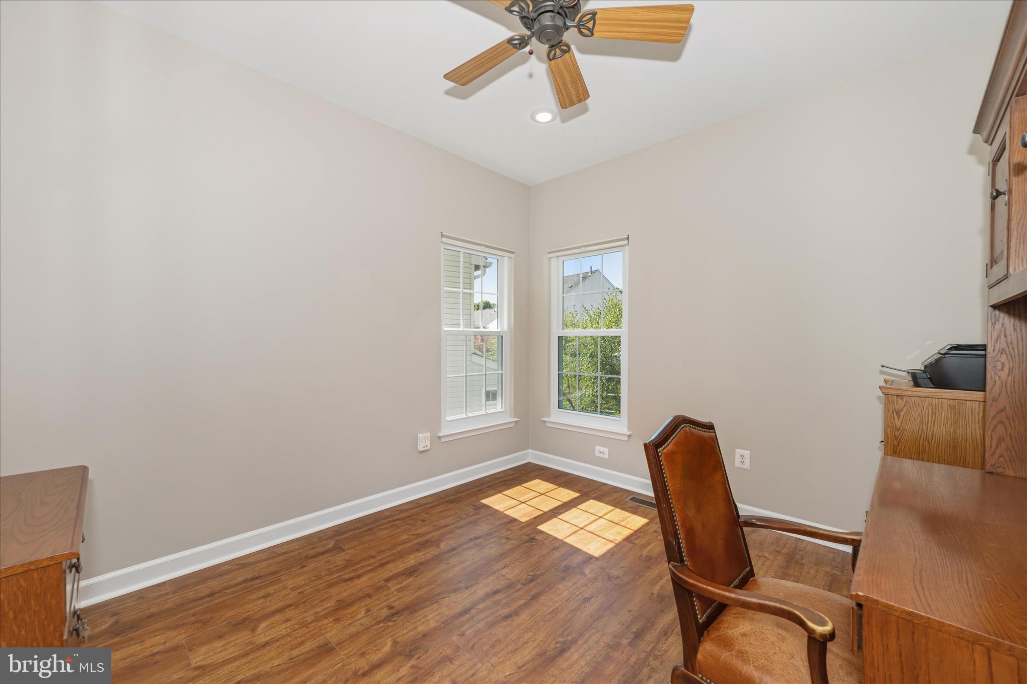 MANOR OAKS - Residential