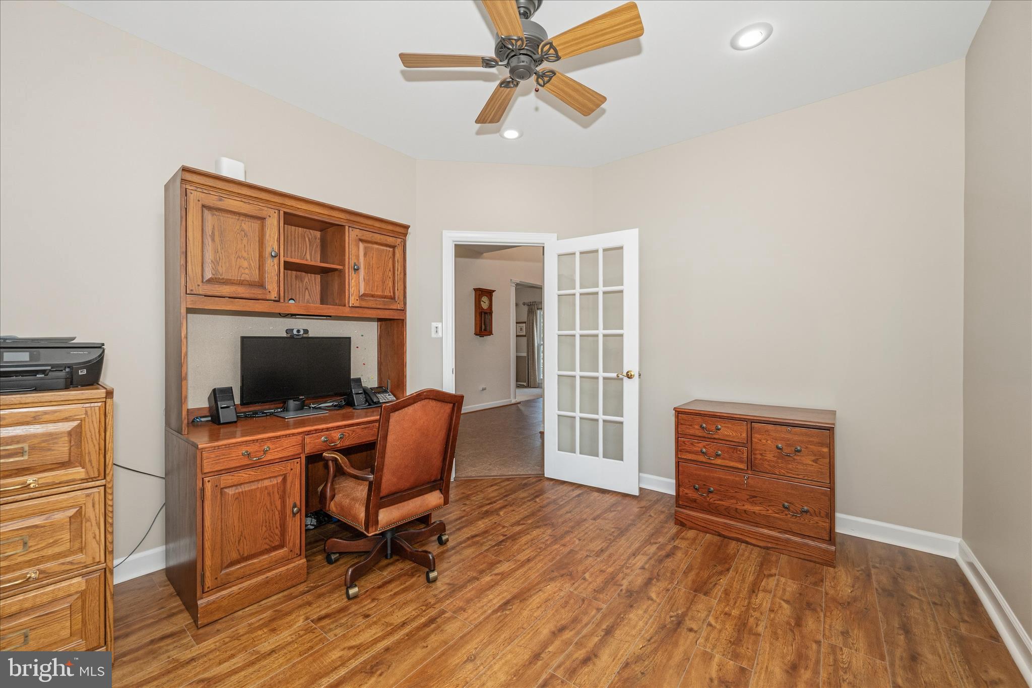 MANOR OAKS - Residential