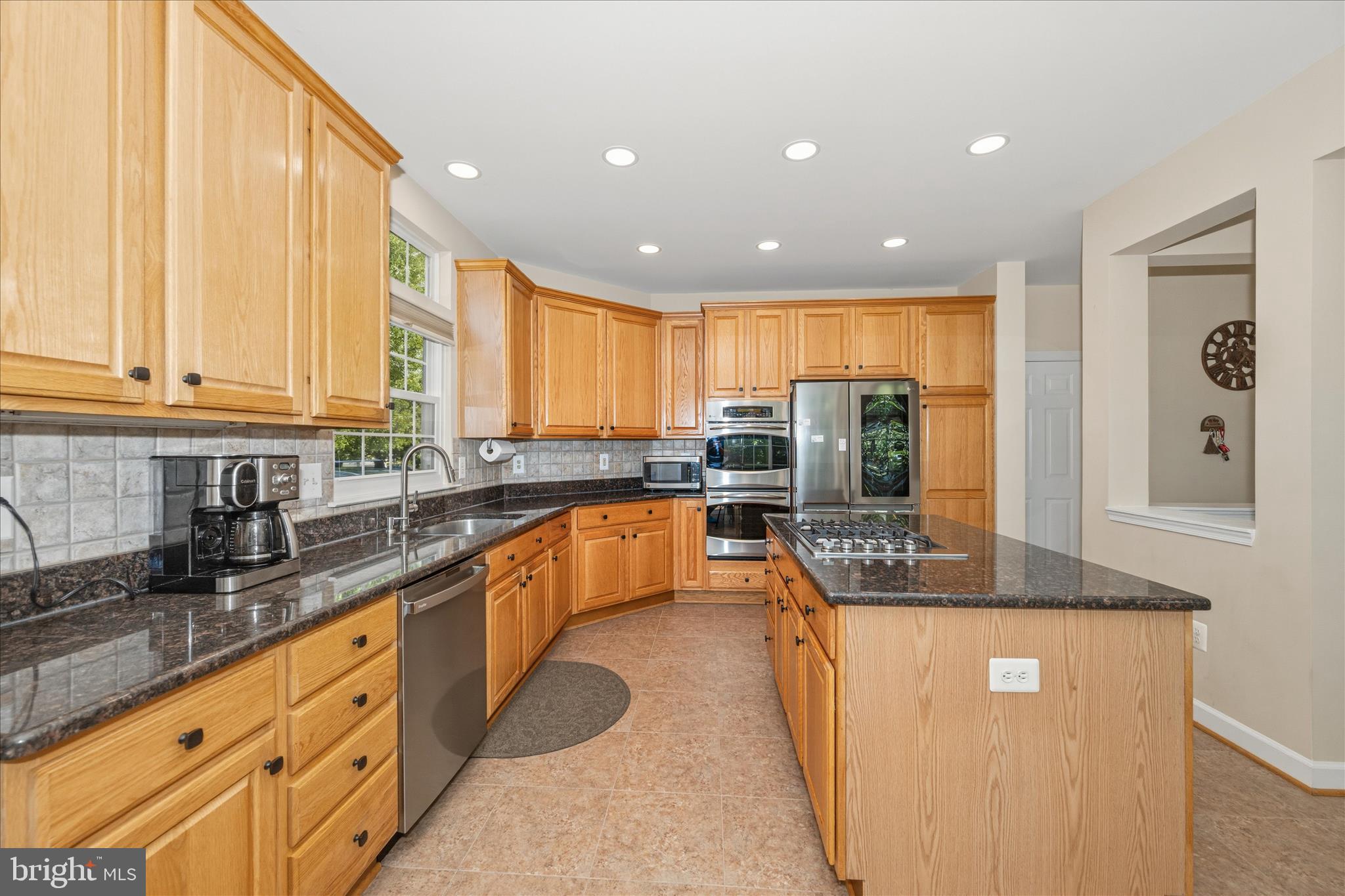 MANOR OAKS - Residential