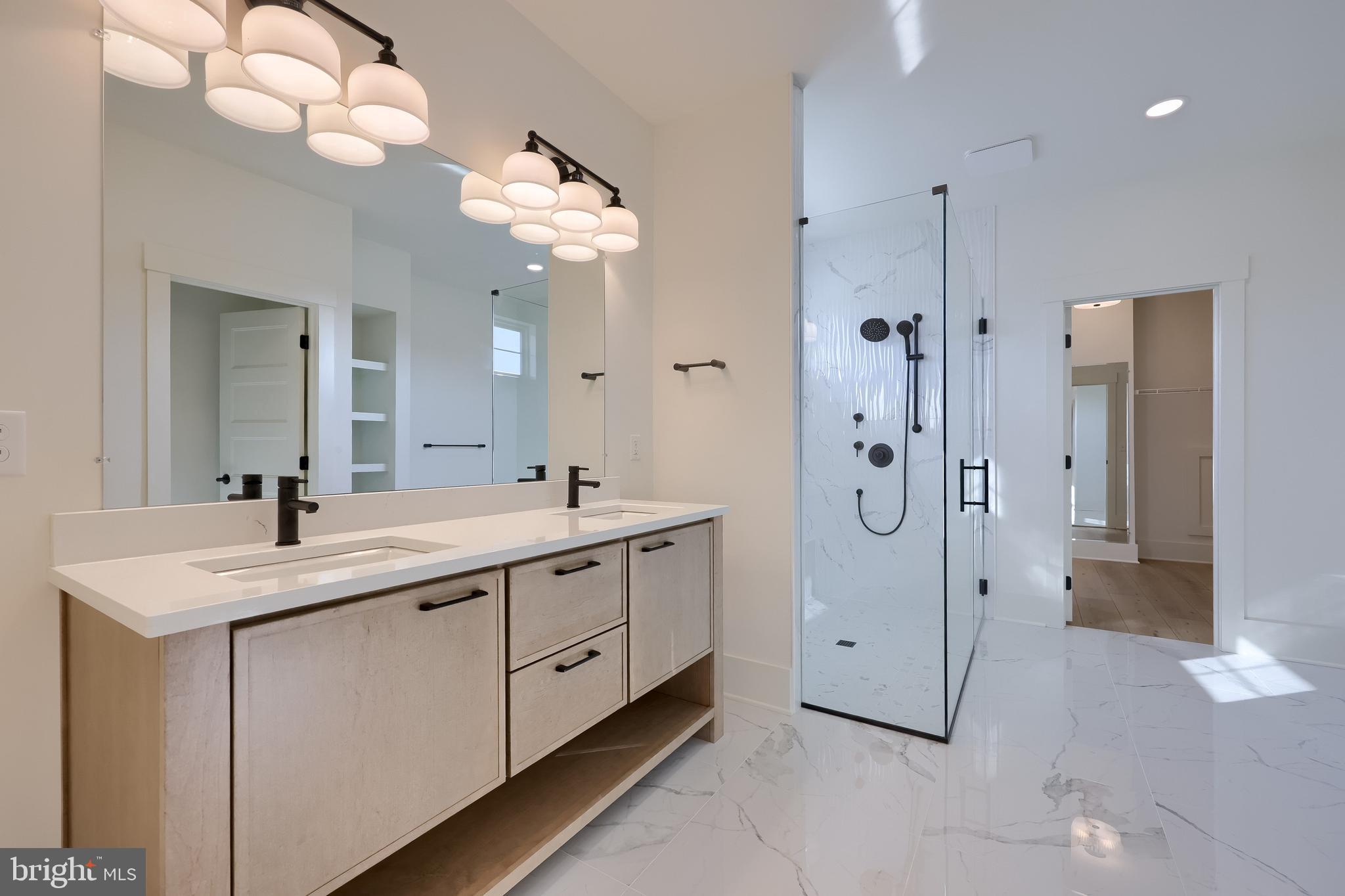 PINEBROOKE - Residential