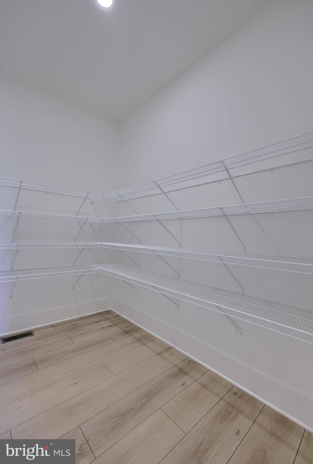 PINEBROOKE - Residential