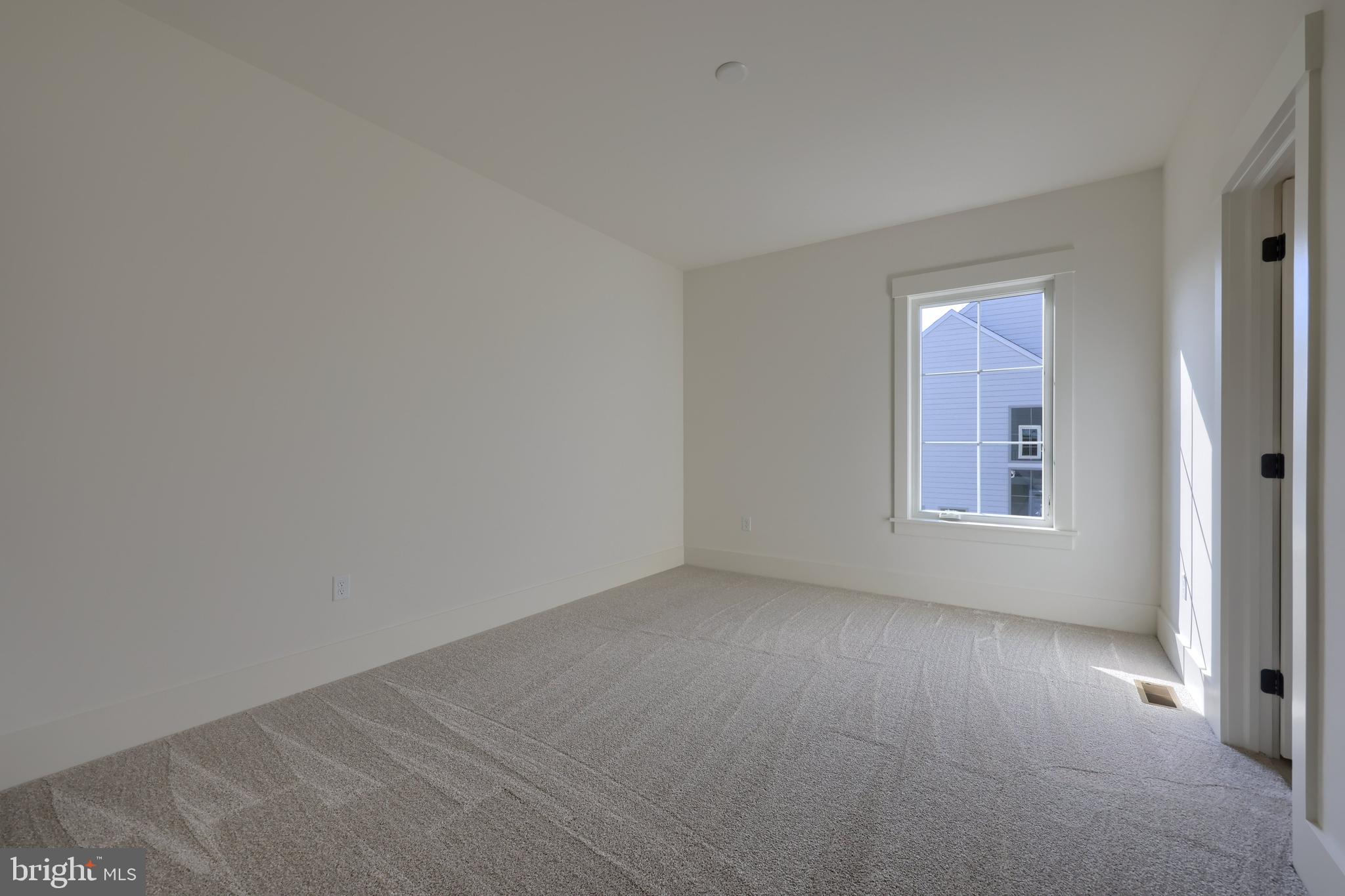 PINEBROOKE - Residential