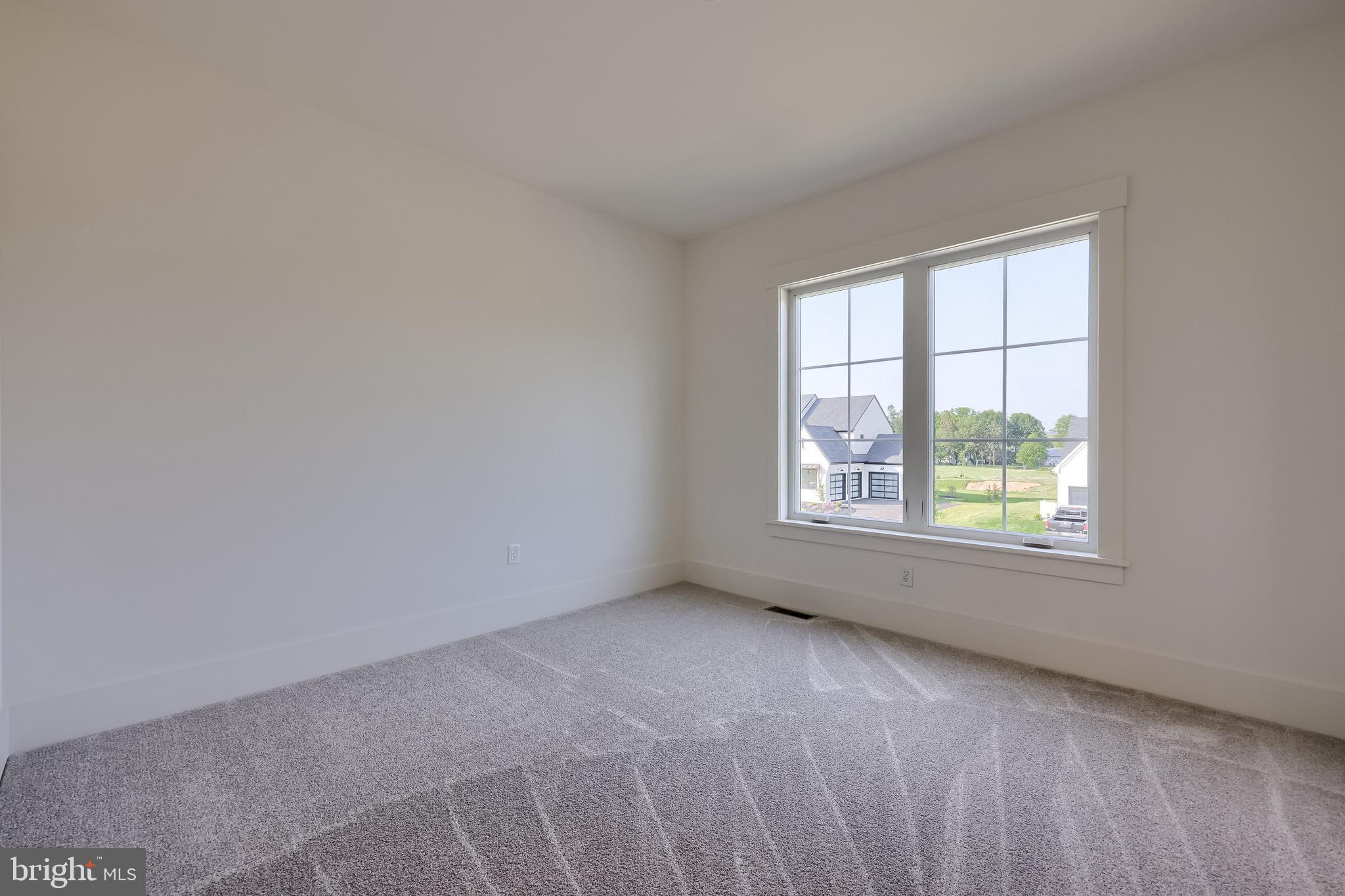 PINEBROOKE - Residential