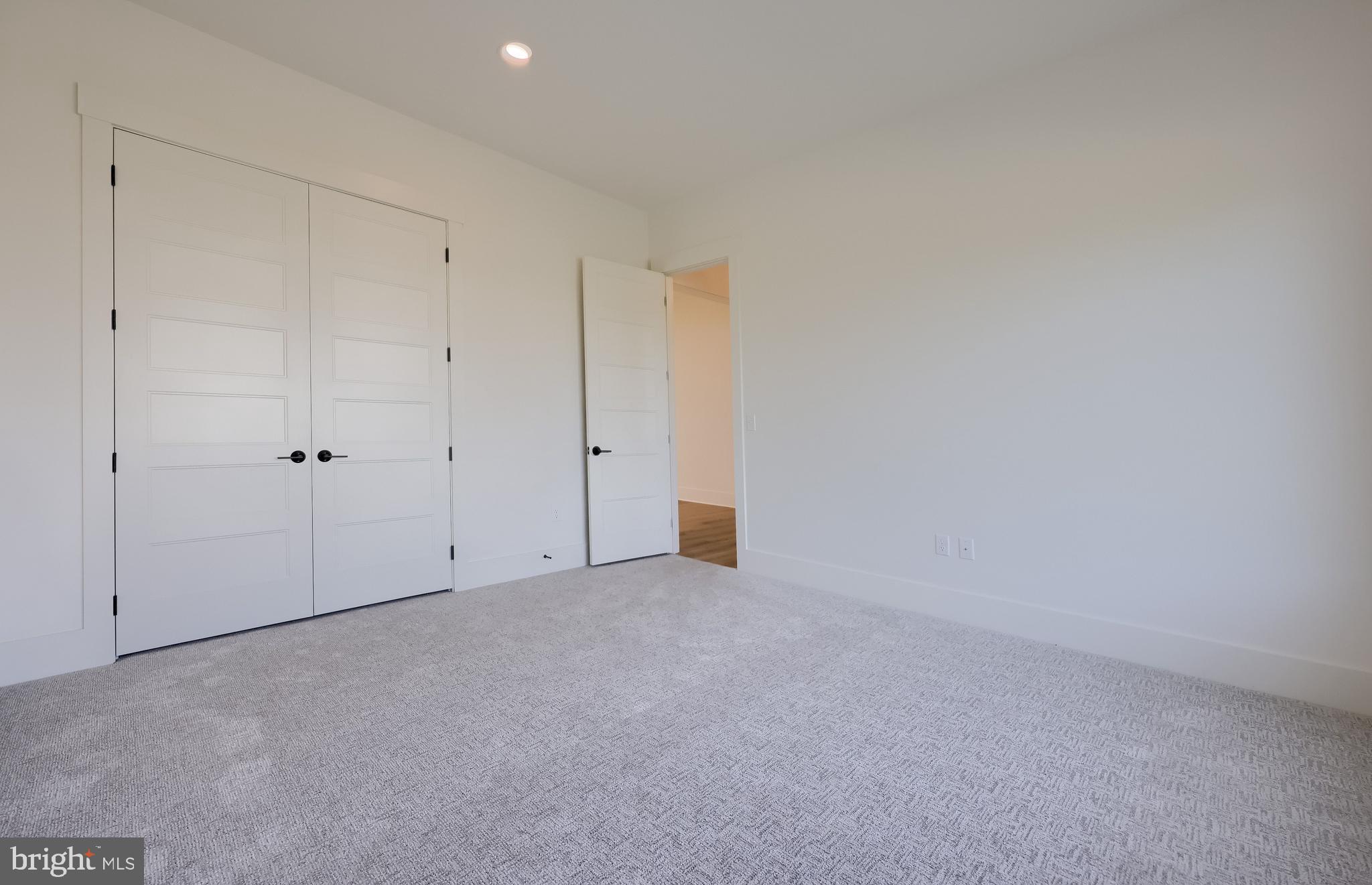 PINEBROOKE - Residential