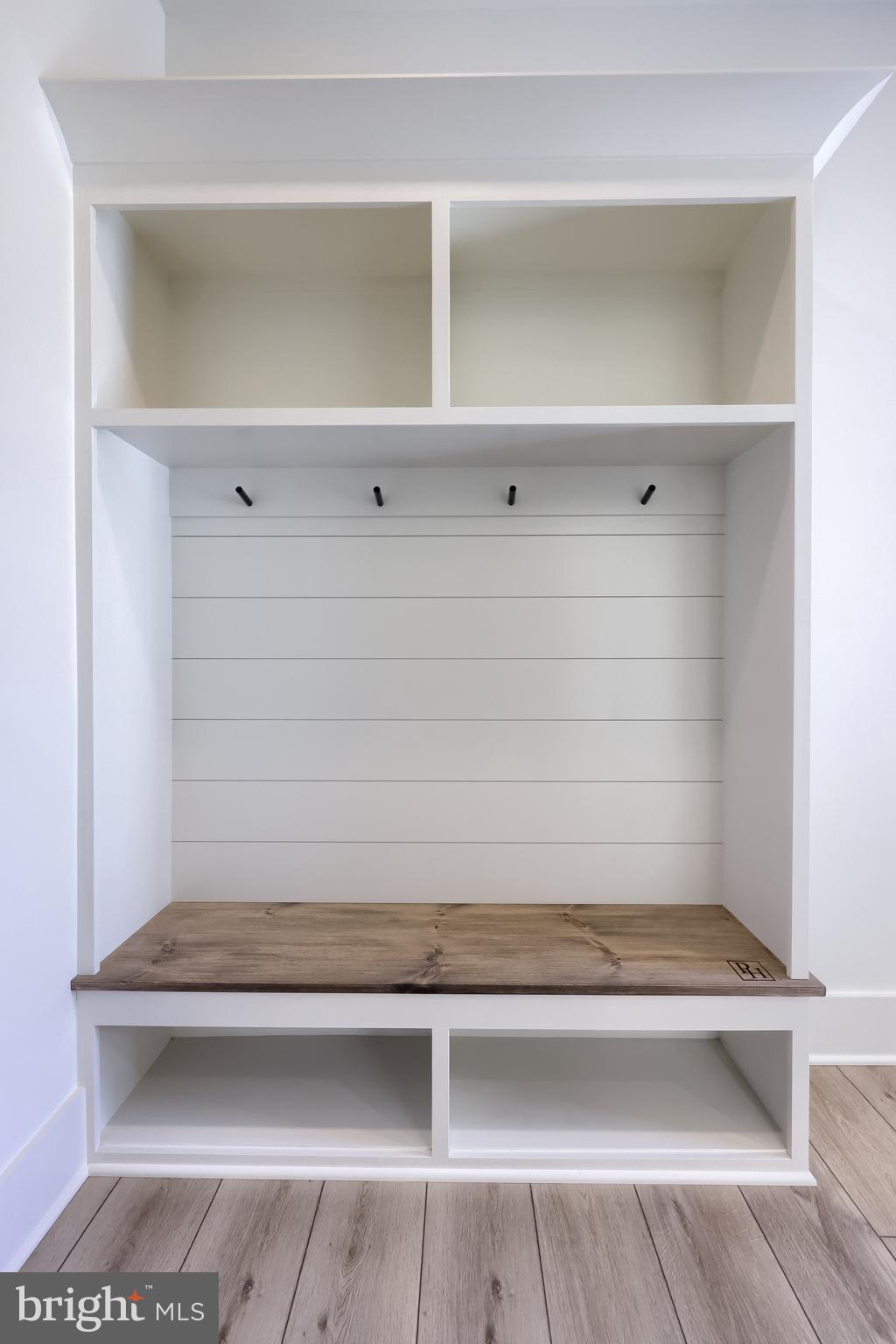 PINEBROOKE - Residential