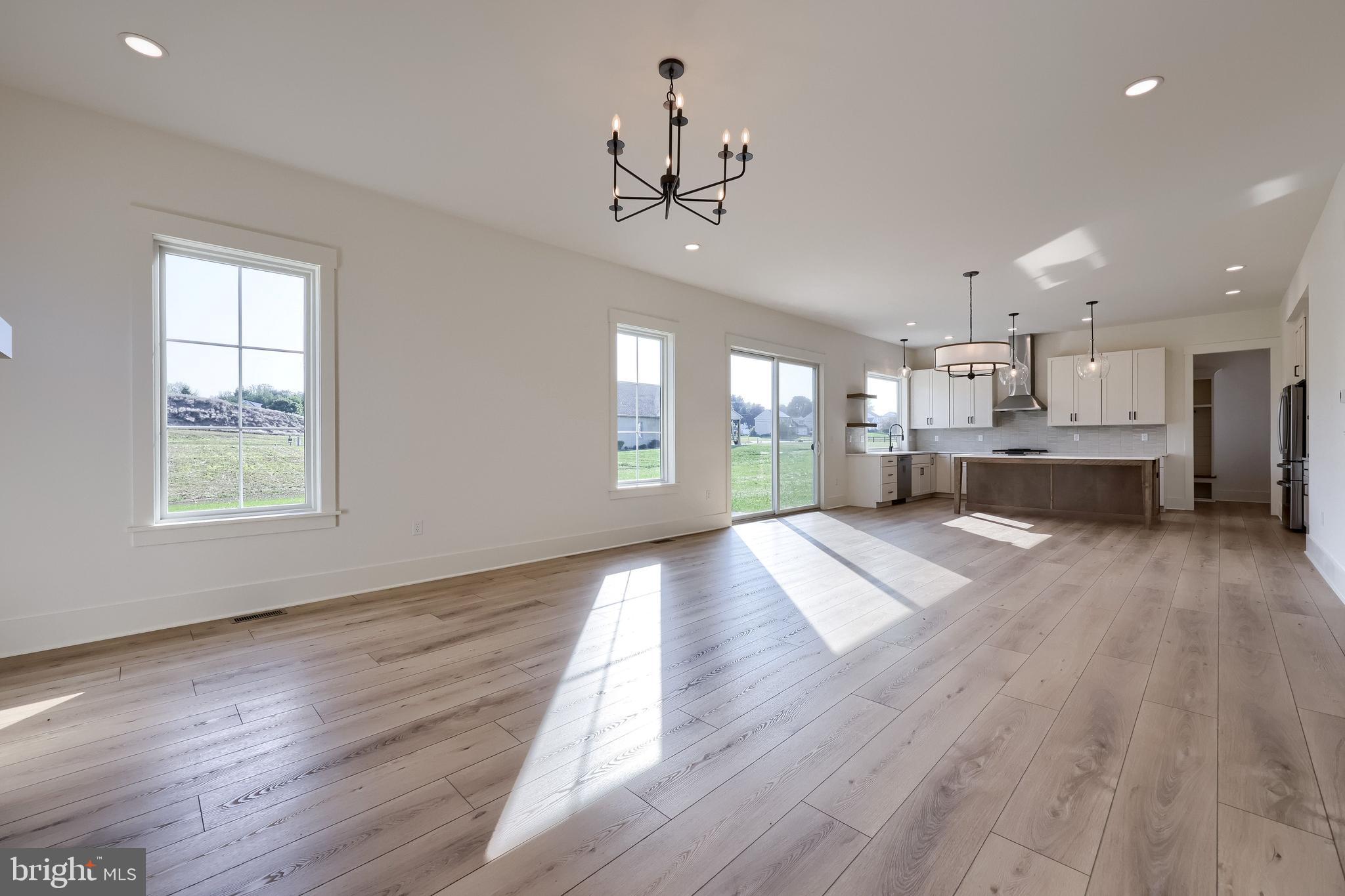 PINEBROOKE - Residential