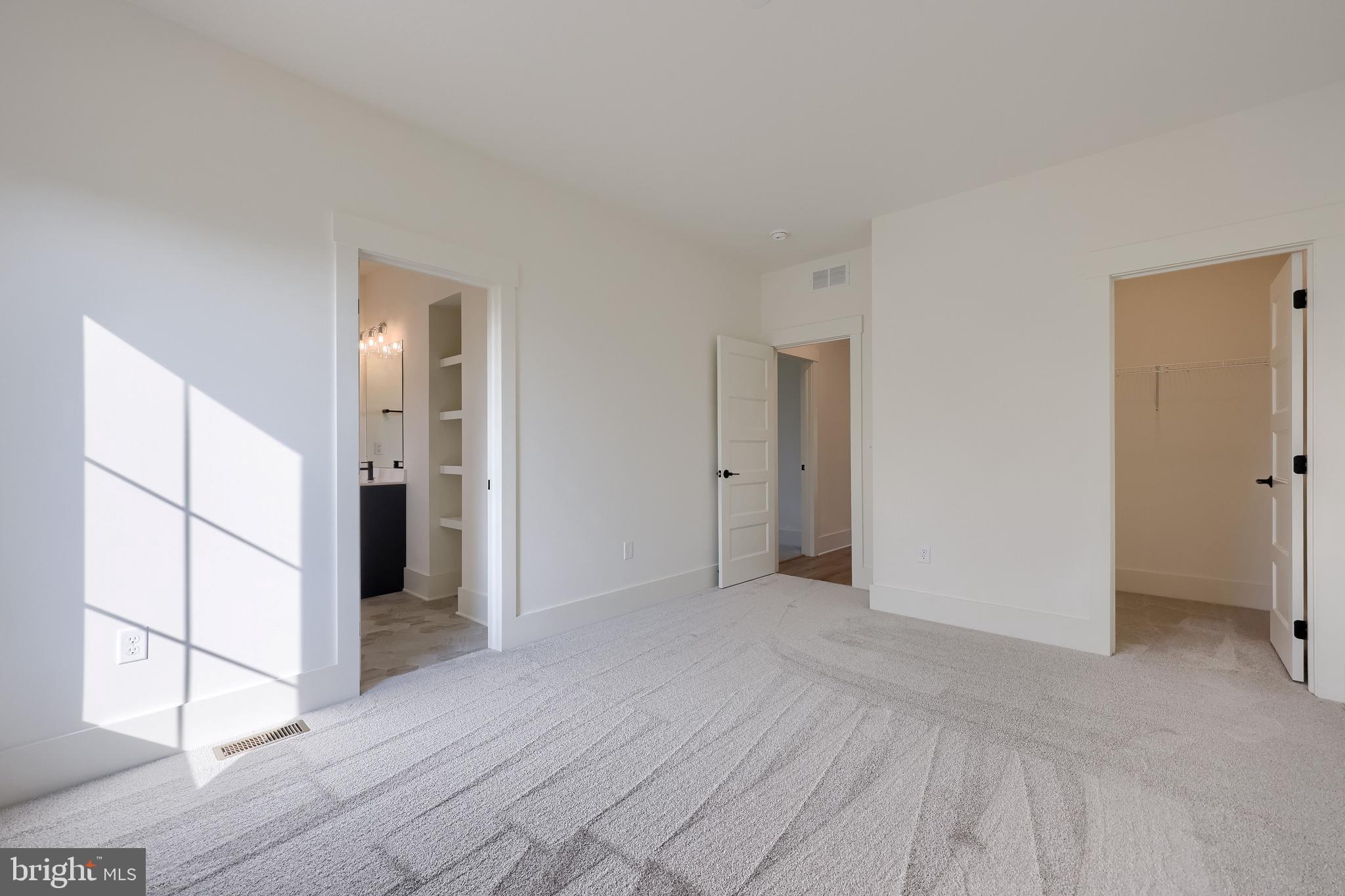 PINEBROOKE - Residential