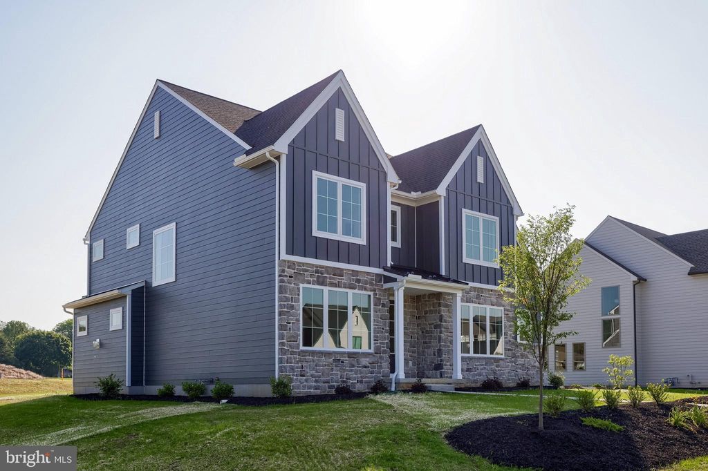 Photo of 836 Wheatfield Lane, LEBANON, PA 17042 (MLS # PALN2023414)