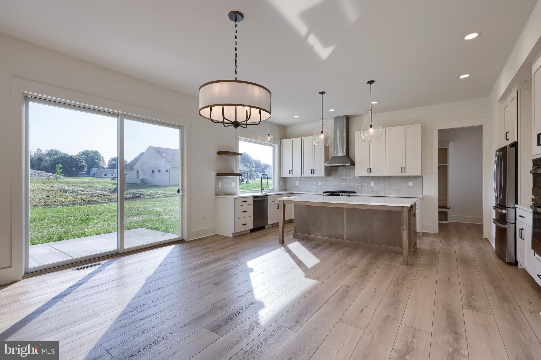 PINEBROOKE - Residential