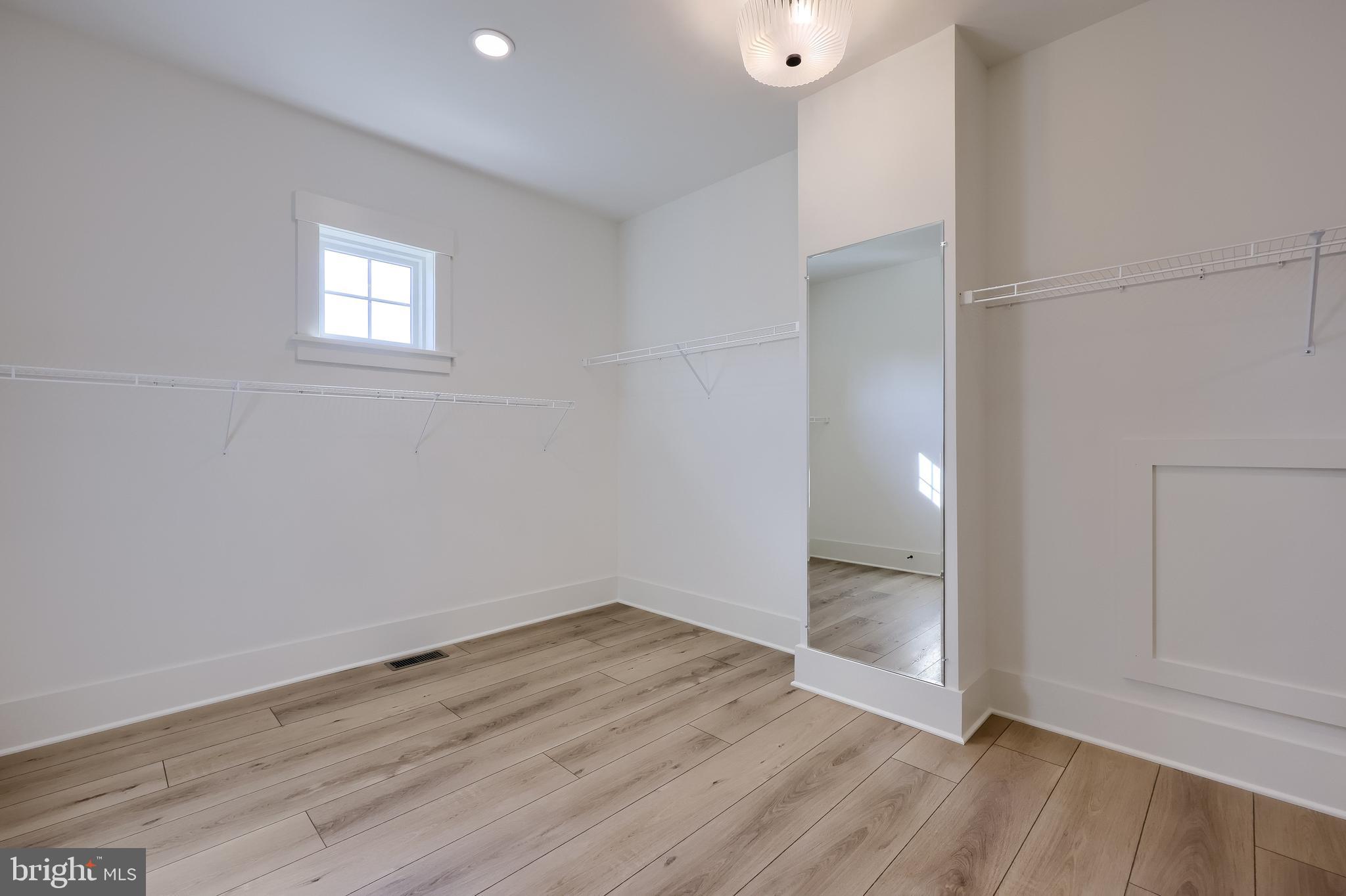 PINEBROOKE - Residential