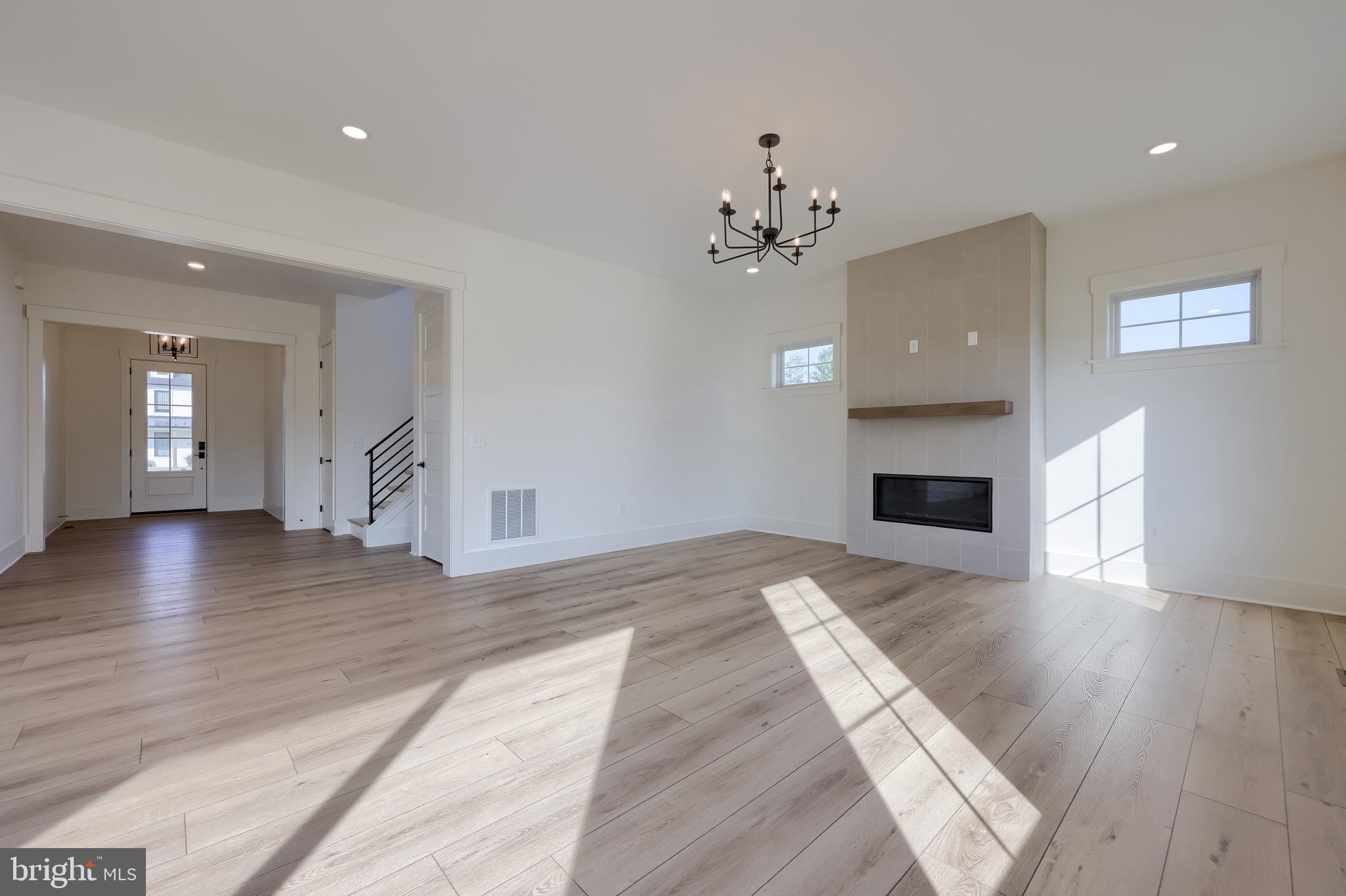 PINEBROOKE - Residential