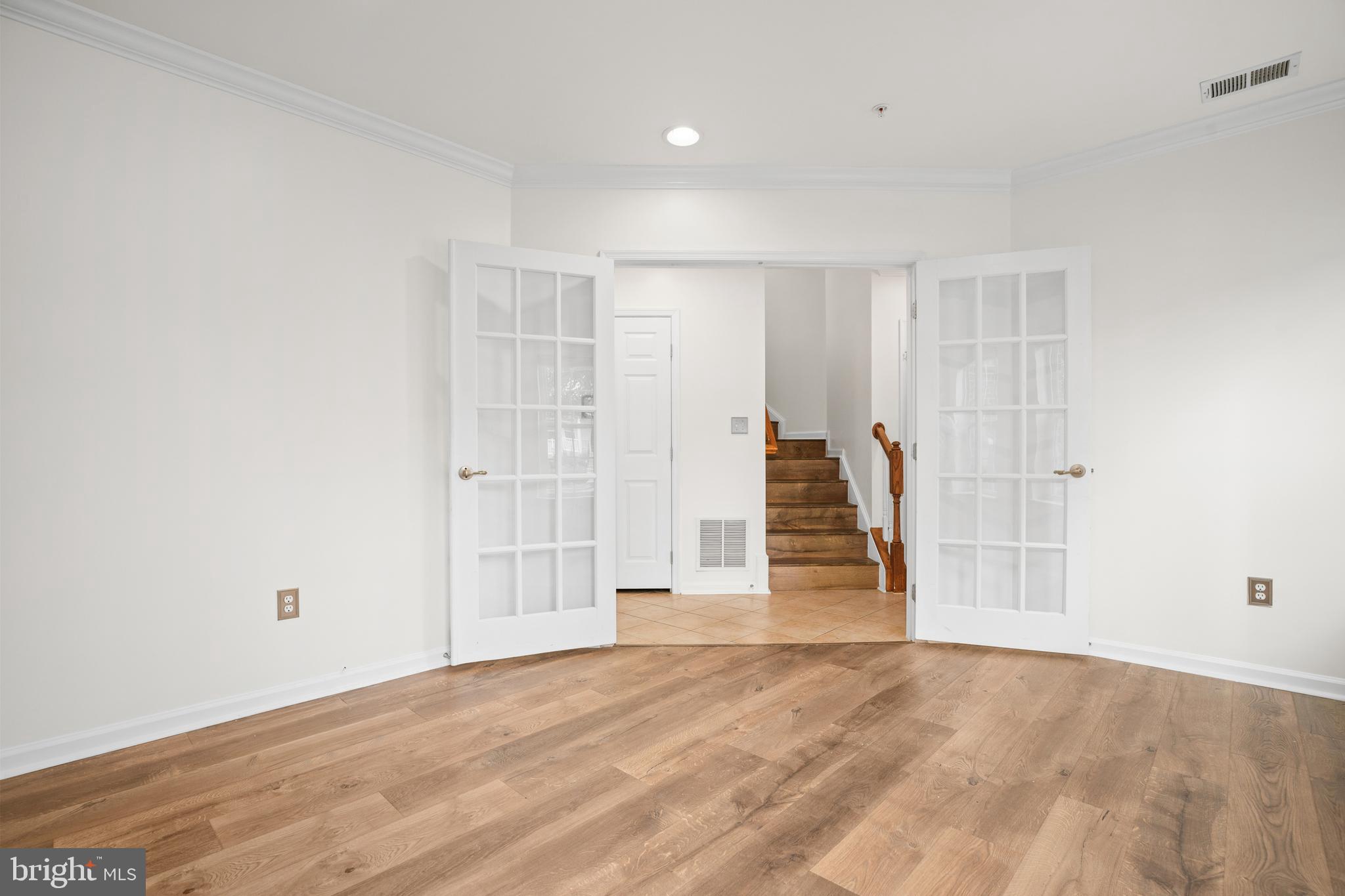 ADDISON ROAD SOUTH - Residential