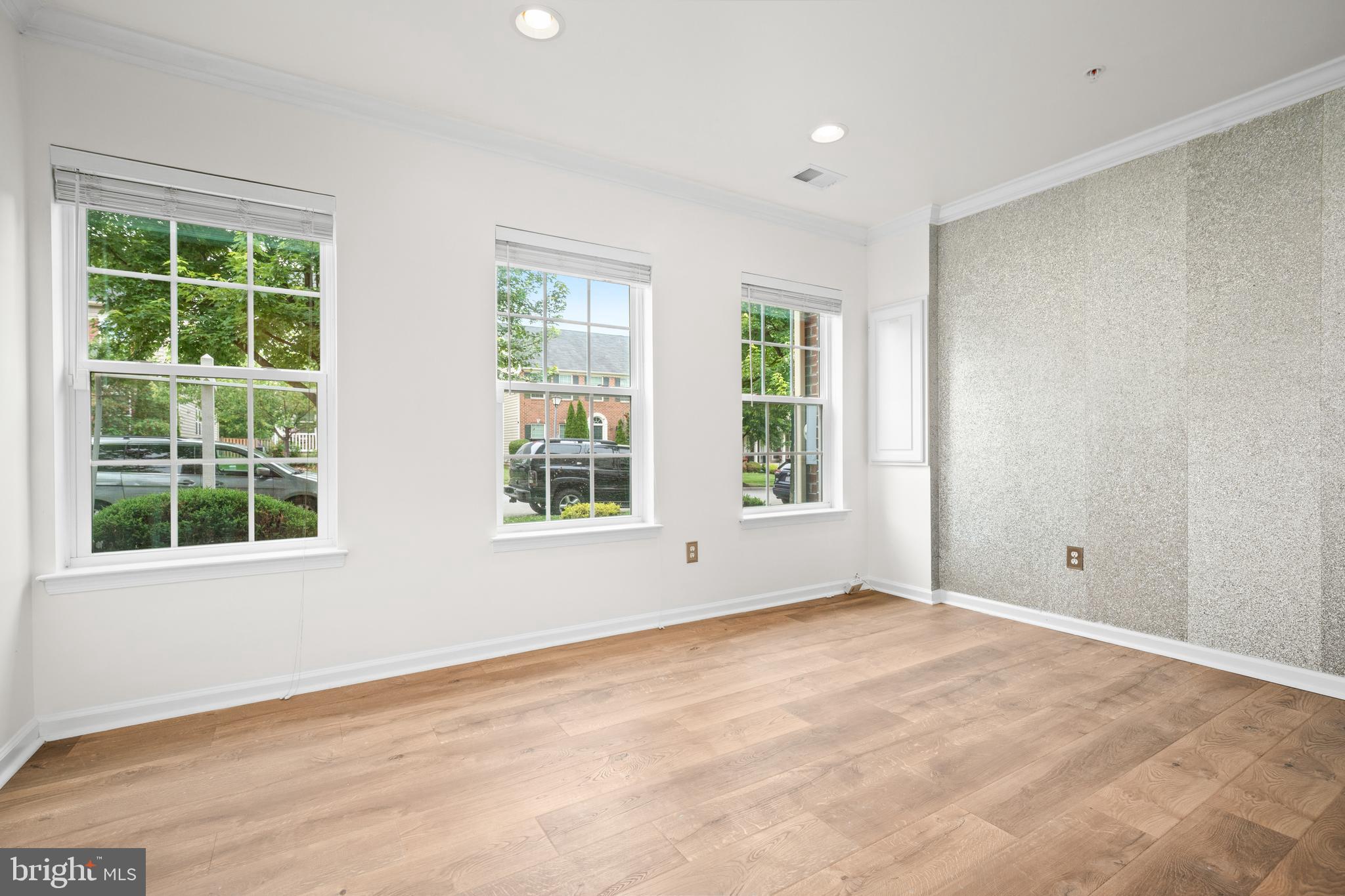 ADDISON ROAD SOUTH - Residential