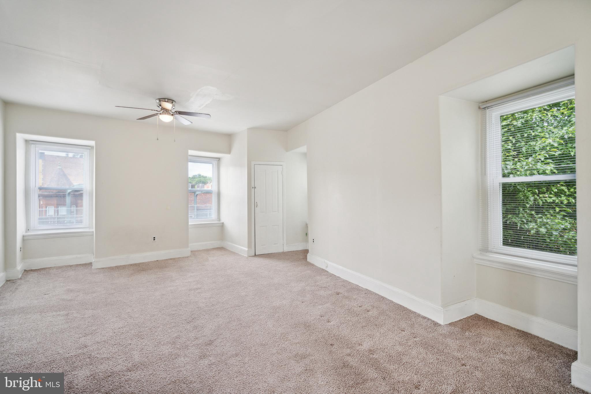 Excellent location, in The Heart of Manayunk!!! This spacious top floor, 1 bedroom apartment is sundrenched with natural light, huge living room, modern kitchen, modern bathroom, and located right in the middle of everything Manayunk has to offer. Convenient to regional rail, Main Street Manayunk, The Schuylkill River Trail, Fairmount Park, and much, much more!!! Pet friendly building.