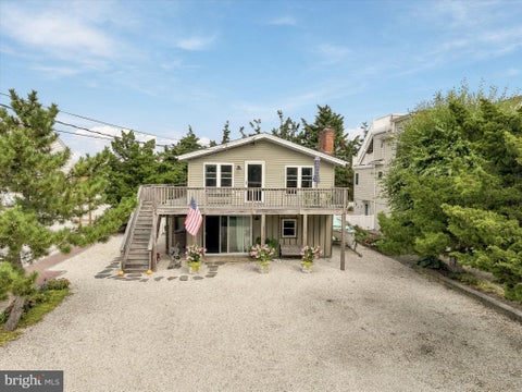 Homes For Sale - 17 W 9th Street<br/> Ocean County, BARNEGAT LIGHT, NJ 08006
