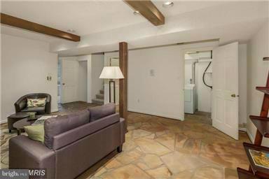 CHESTERBROOK WOODS - Residential Lease