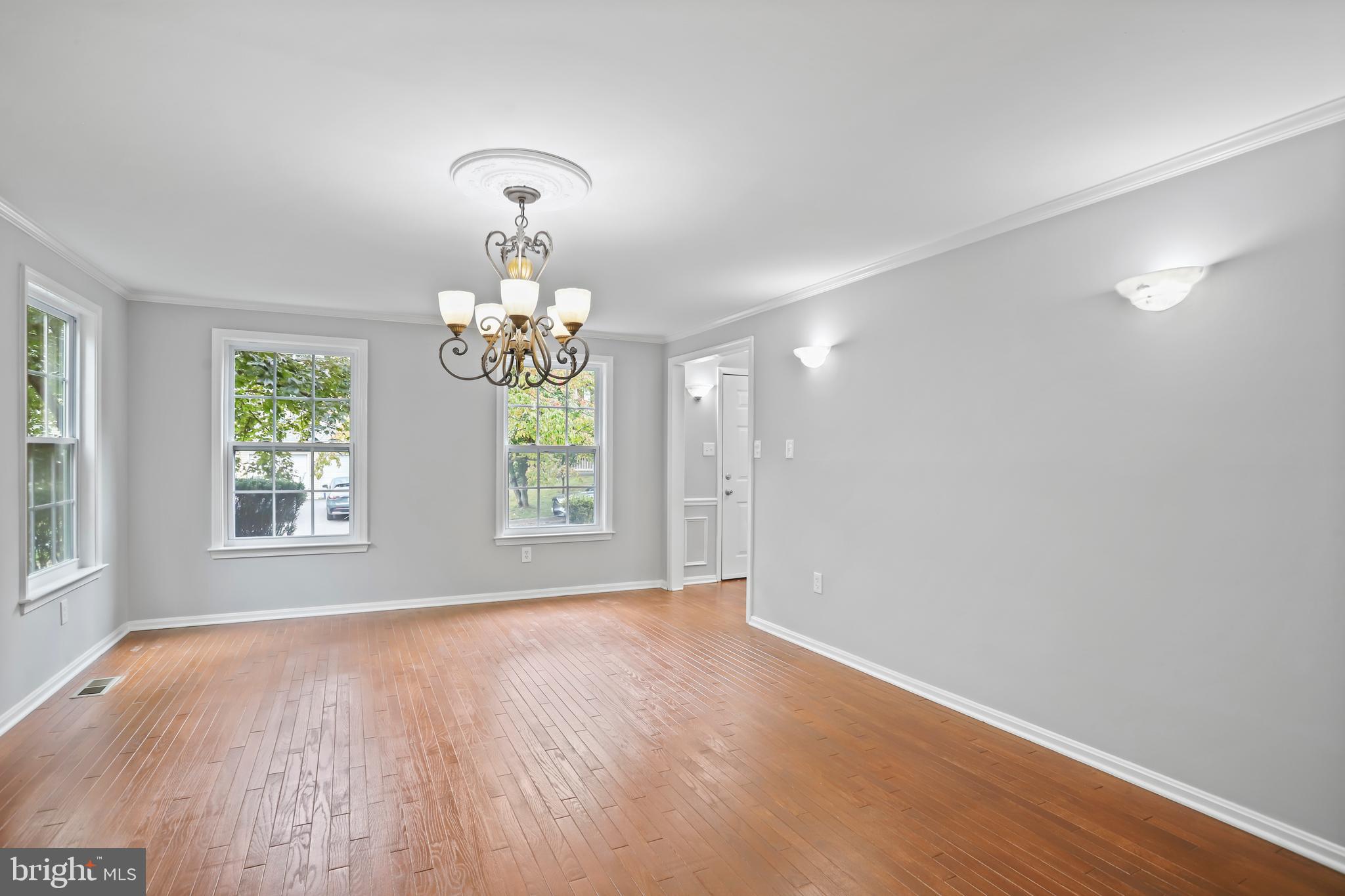 DERWOOD STATION - Residential