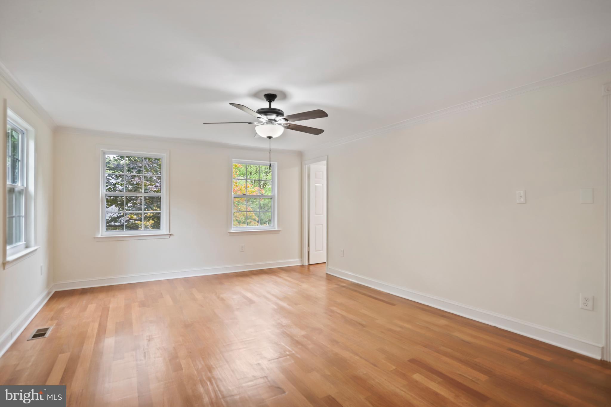 DERWOOD STATION - Residential