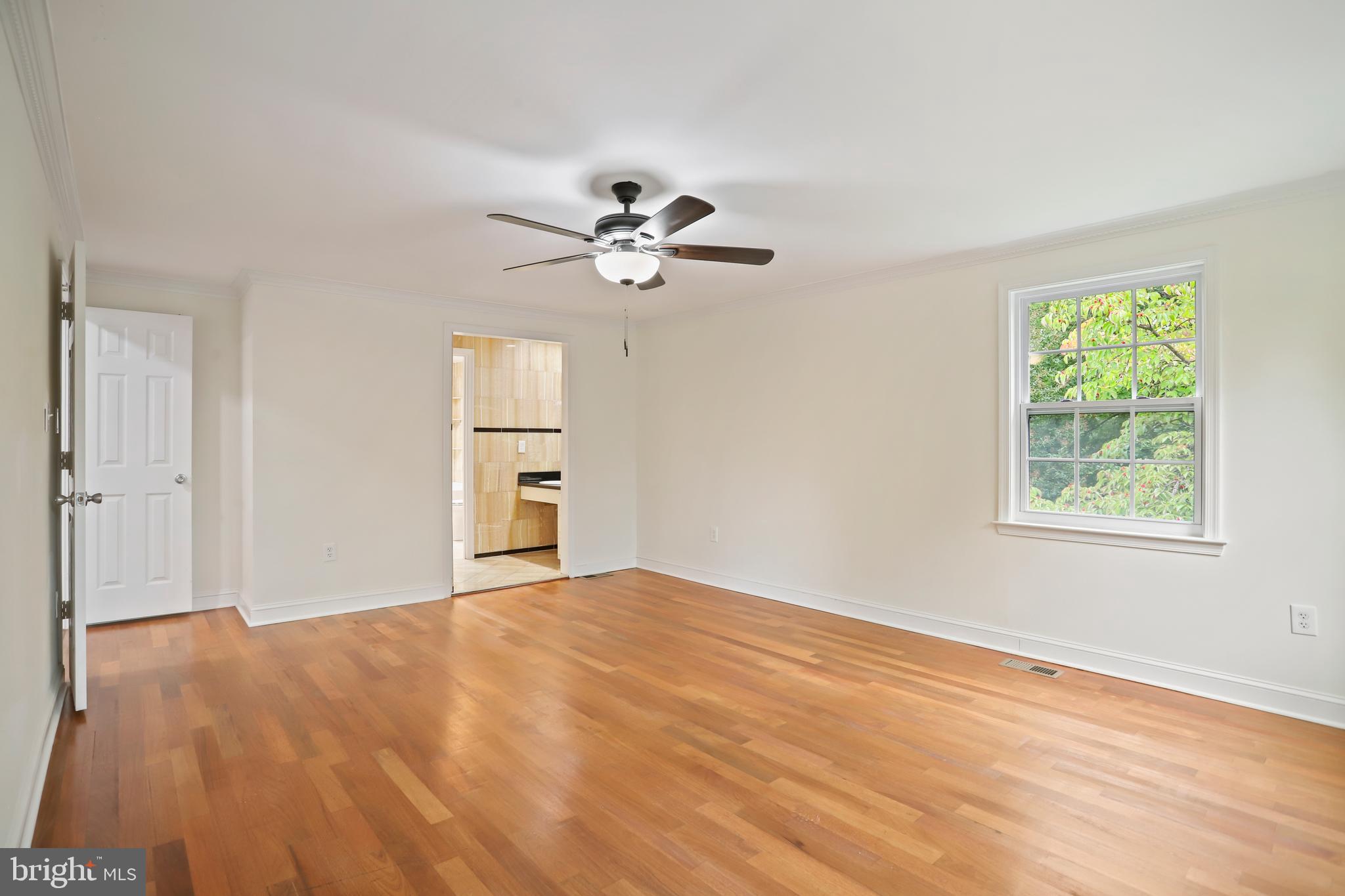 DERWOOD STATION - Residential