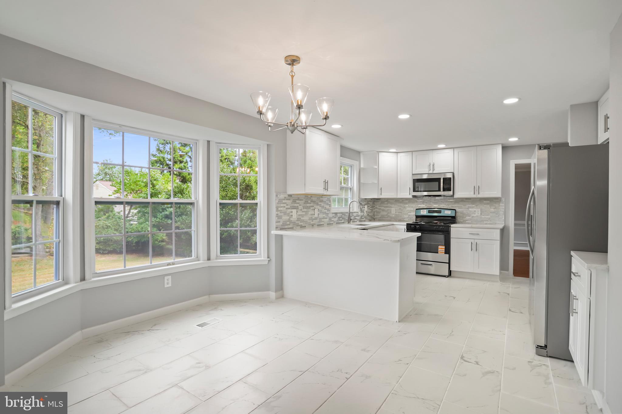 DERWOOD STATION - Residential