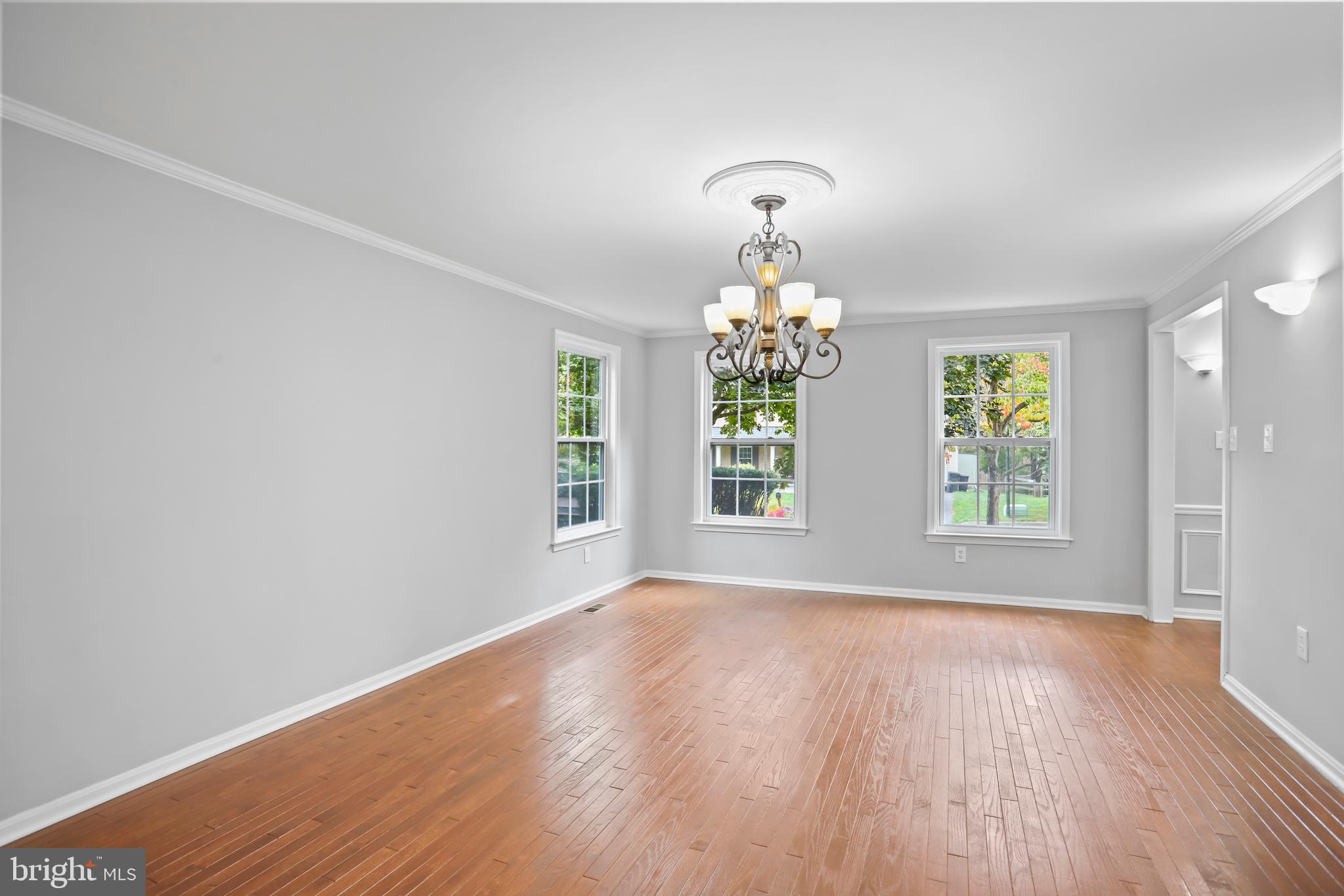 DERWOOD STATION - Residential