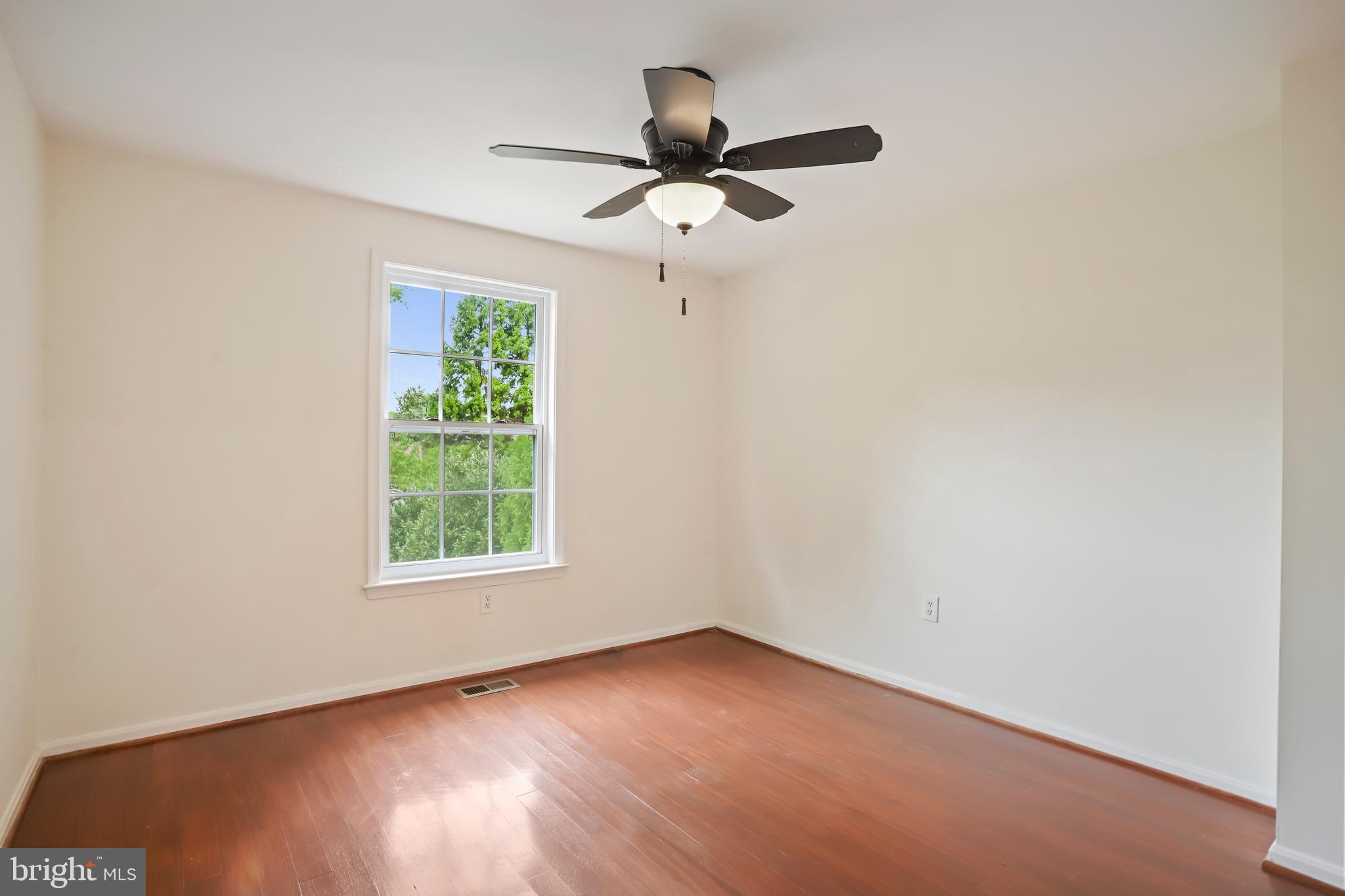 DERWOOD STATION - Residential