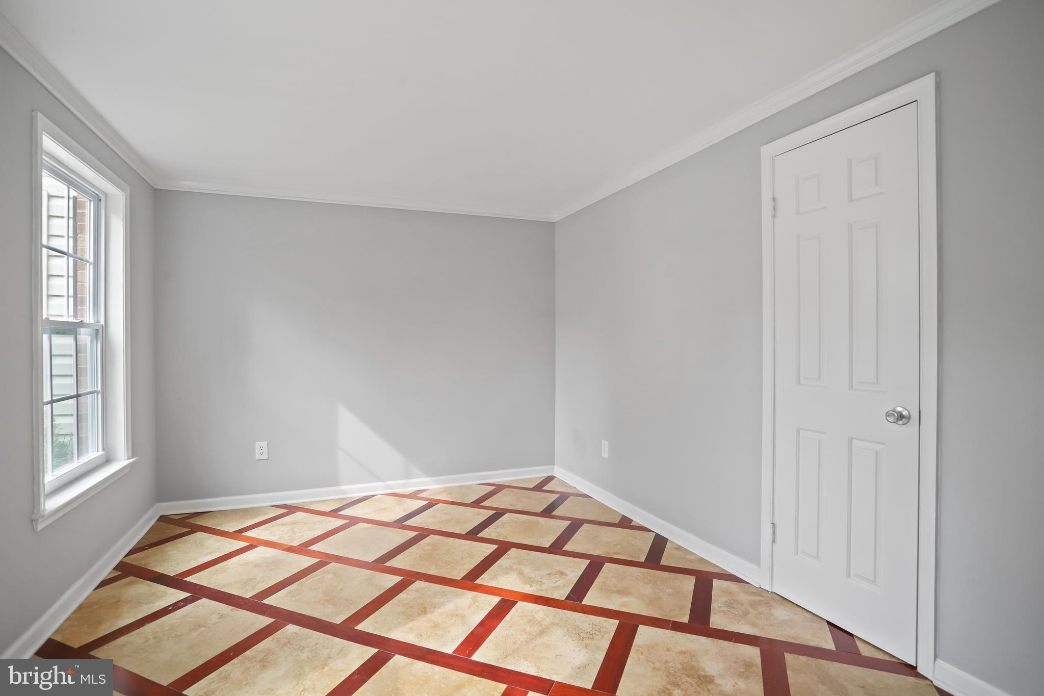 DERWOOD STATION - Residential