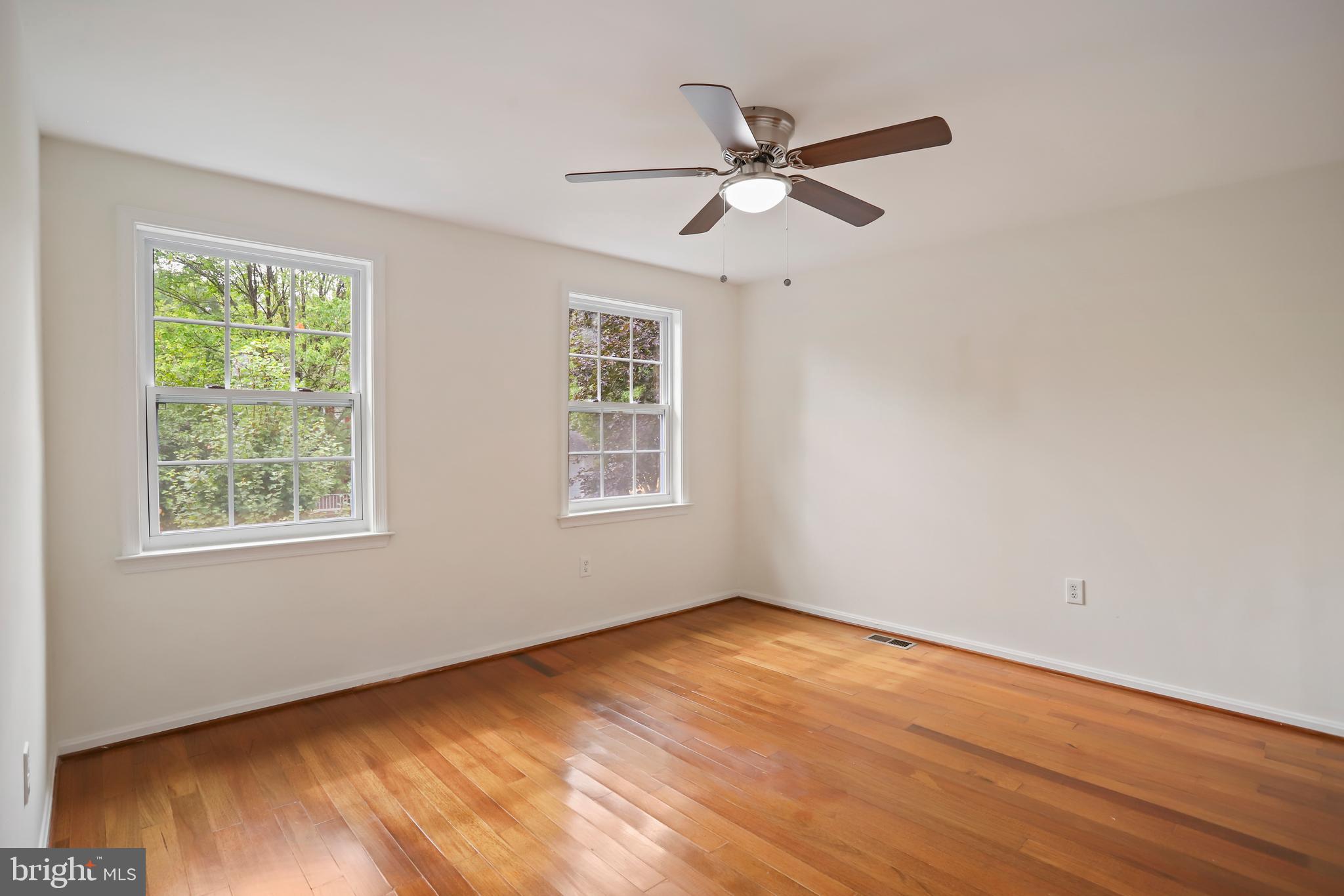 DERWOOD STATION - Residential