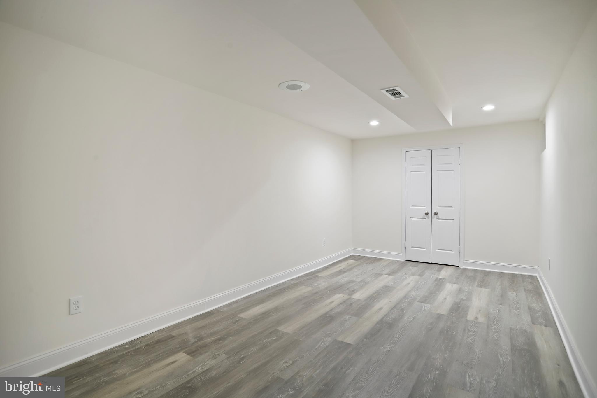 DERWOOD STATION - Residential