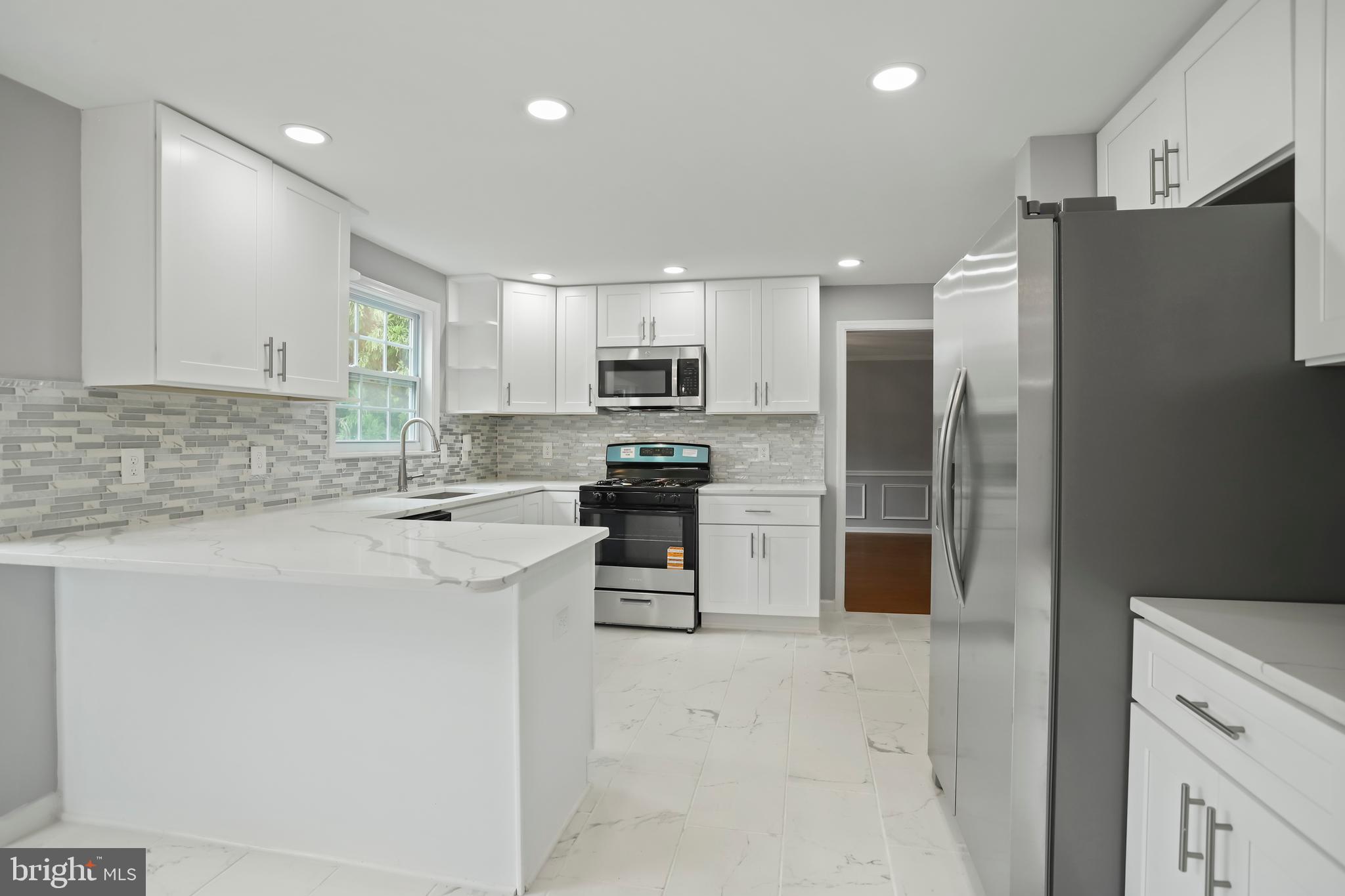 DERWOOD STATION - Residential