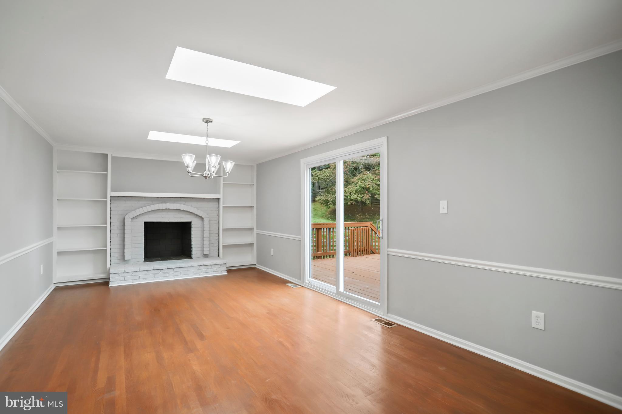 DERWOOD STATION - Residential