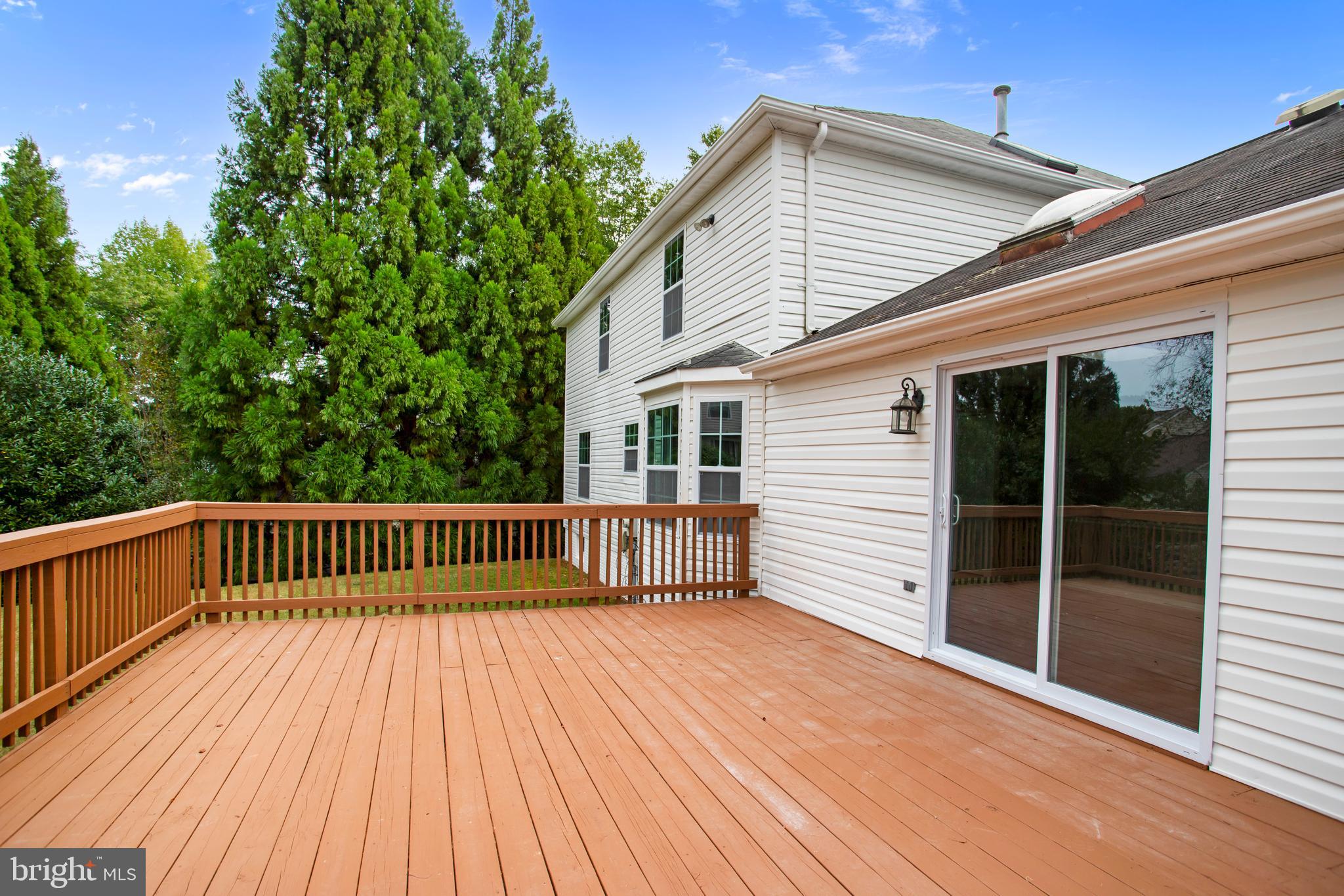 DERWOOD STATION - Residential