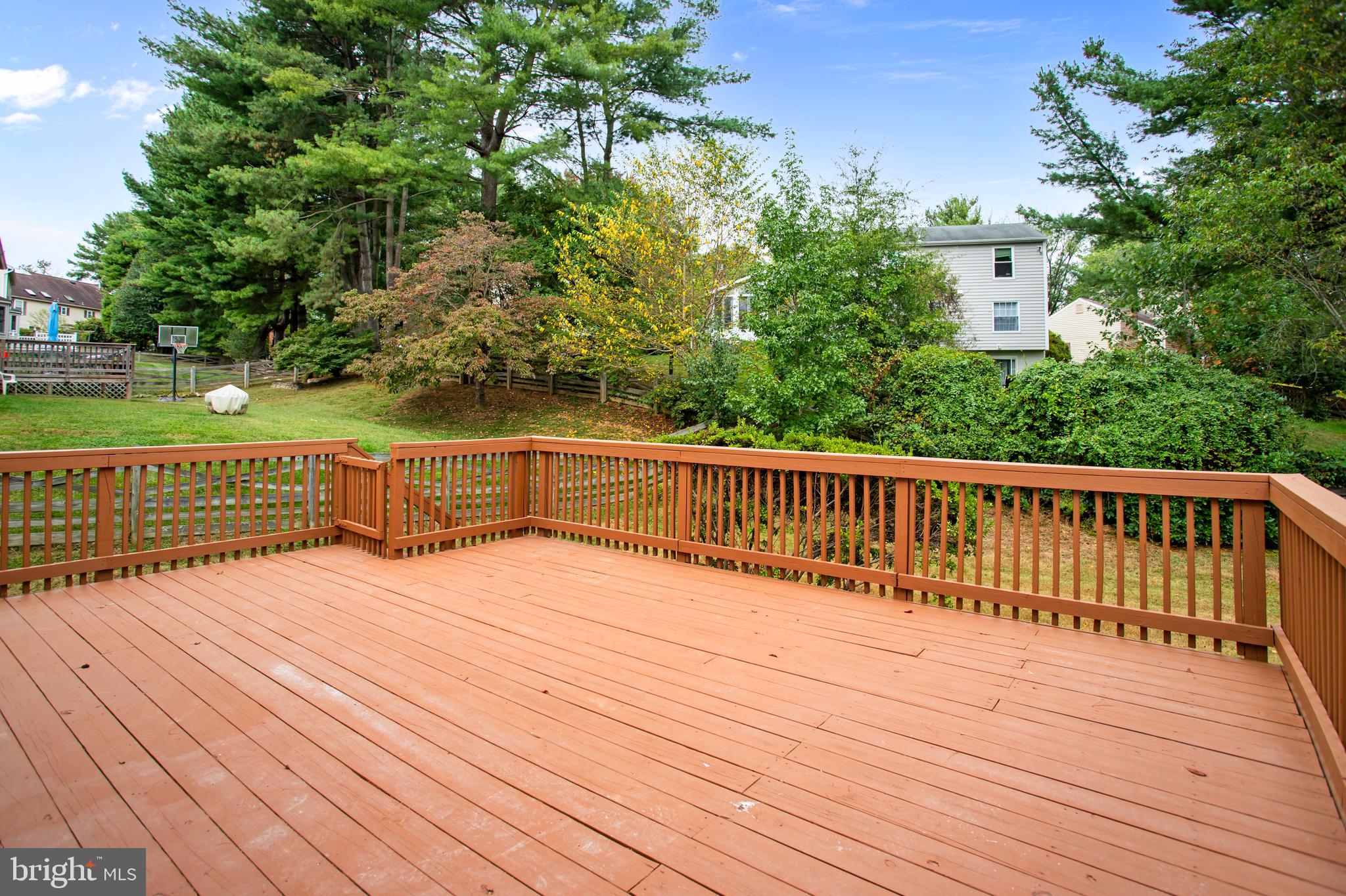 DERWOOD STATION - Residential