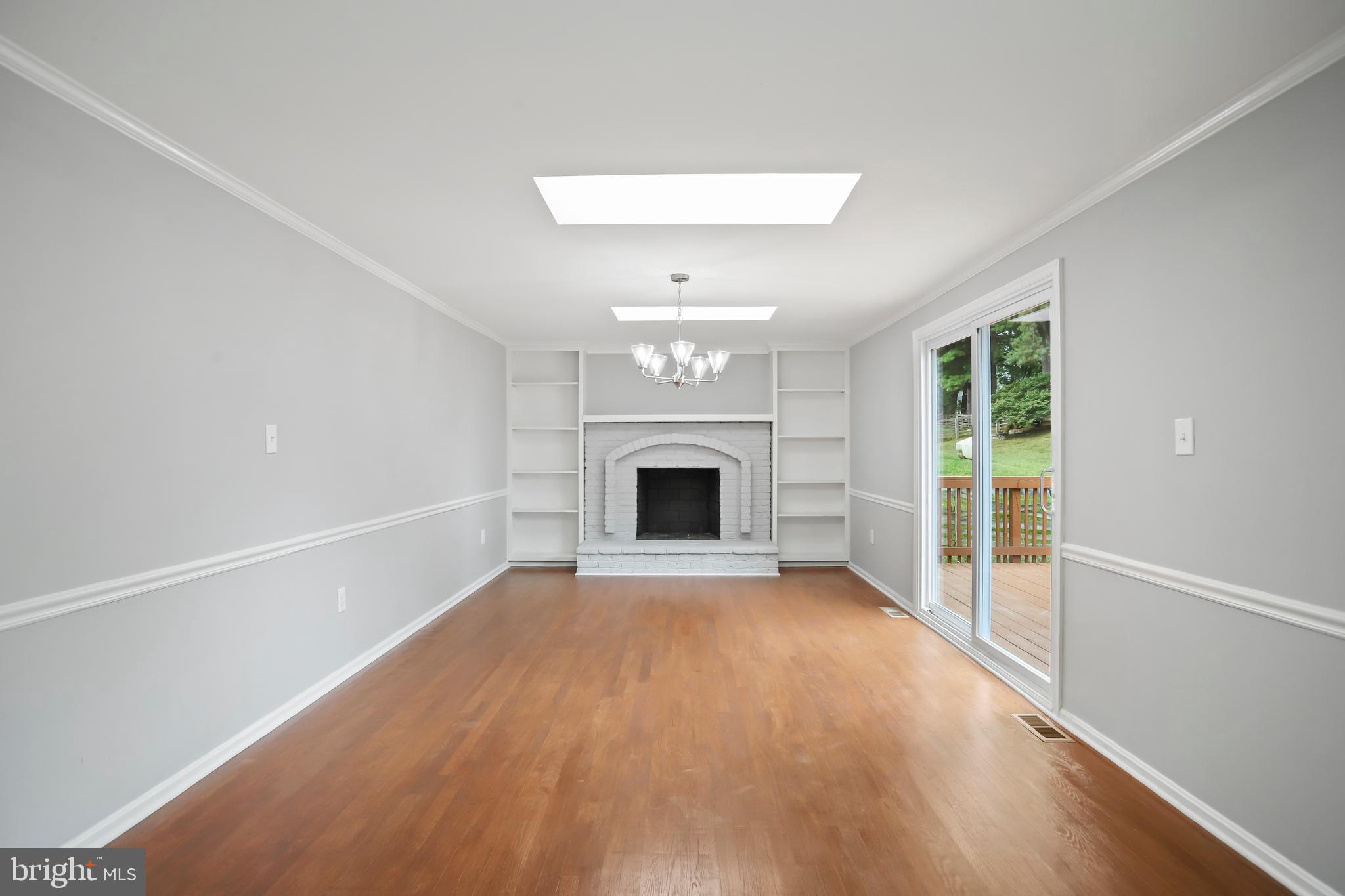 DERWOOD STATION - Residential