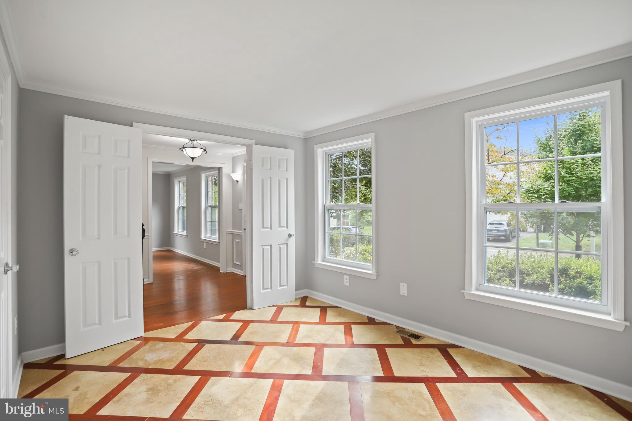 DERWOOD STATION - Residential