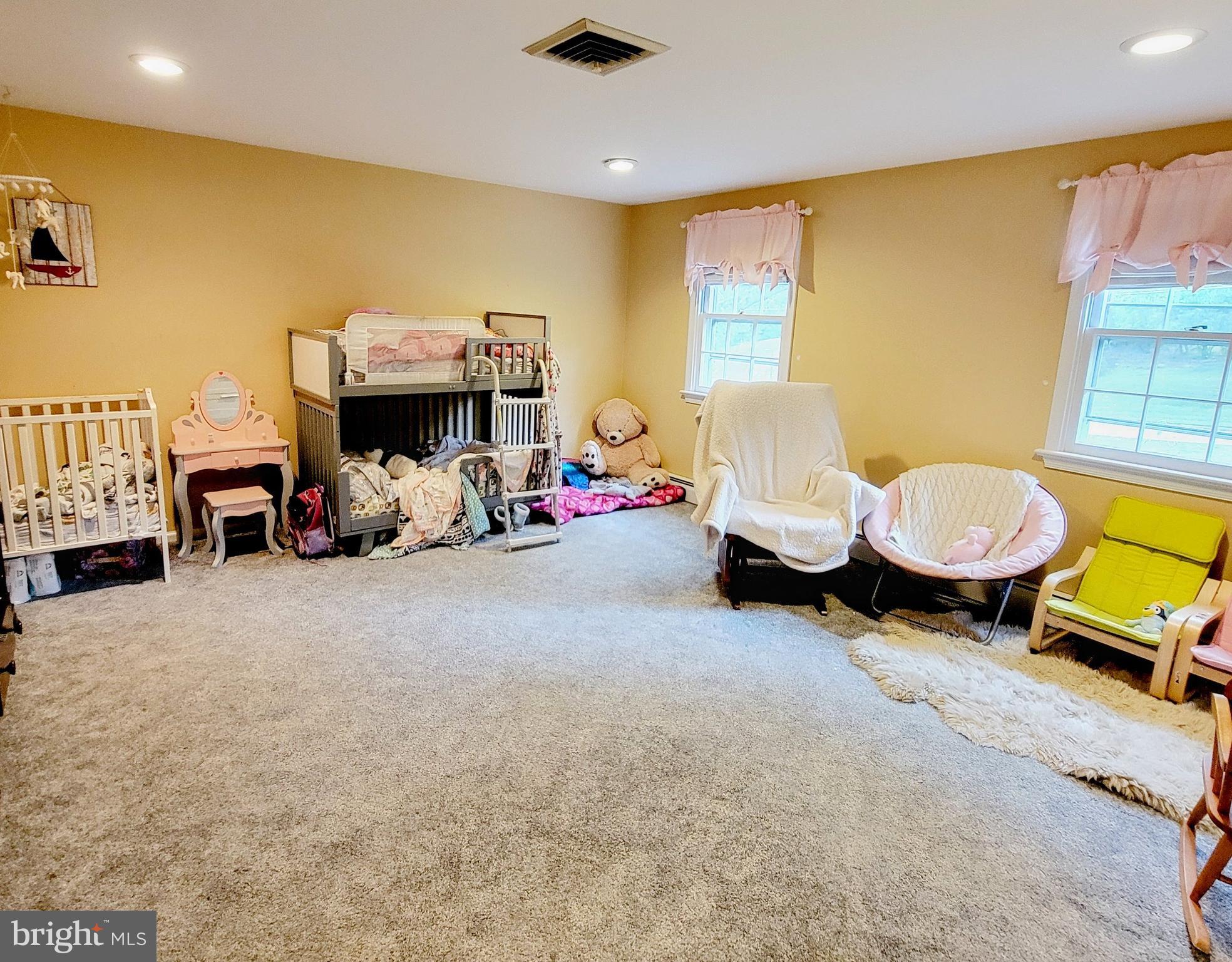 FORT WASHINGTON - Residential