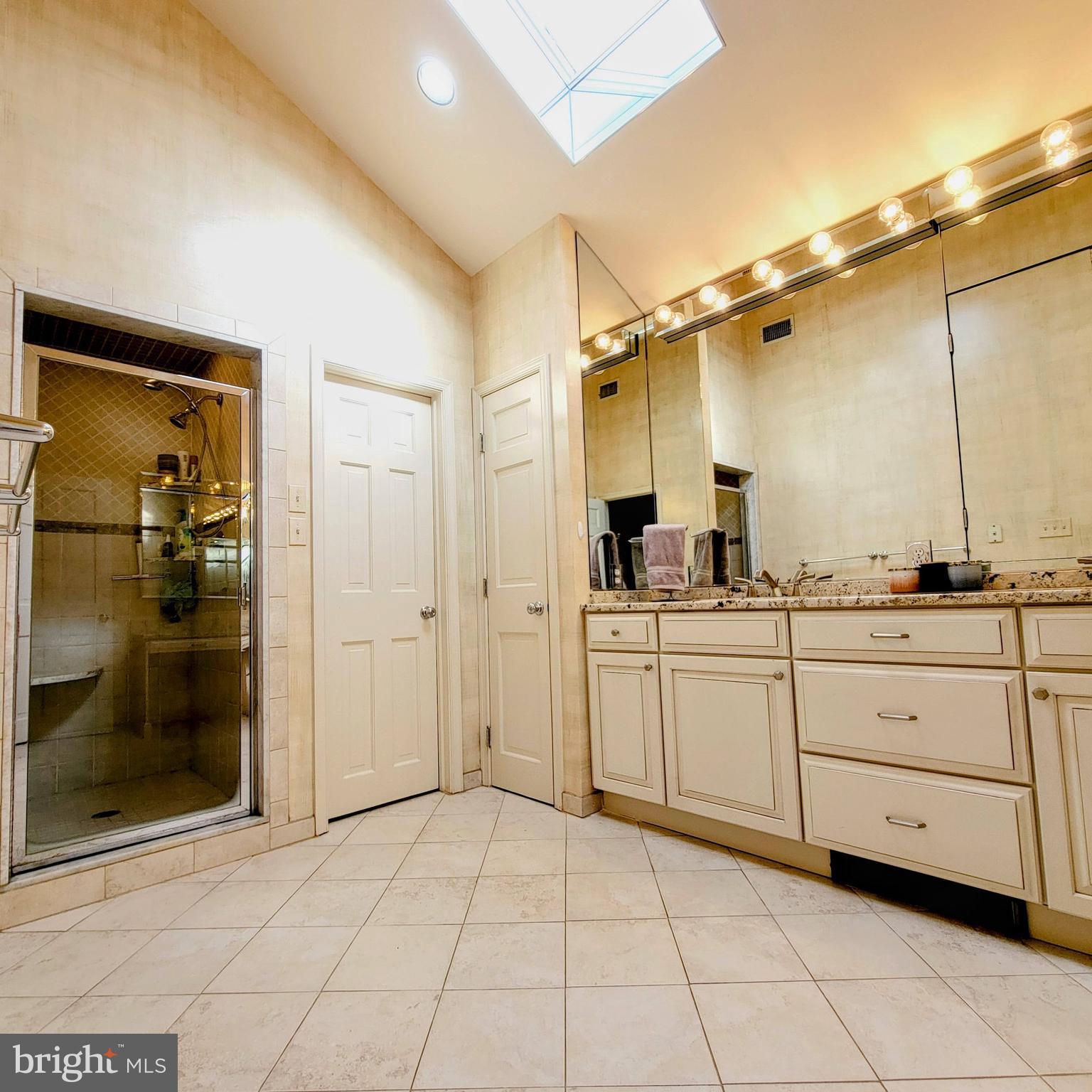 FORT WASHINGTON - Residential