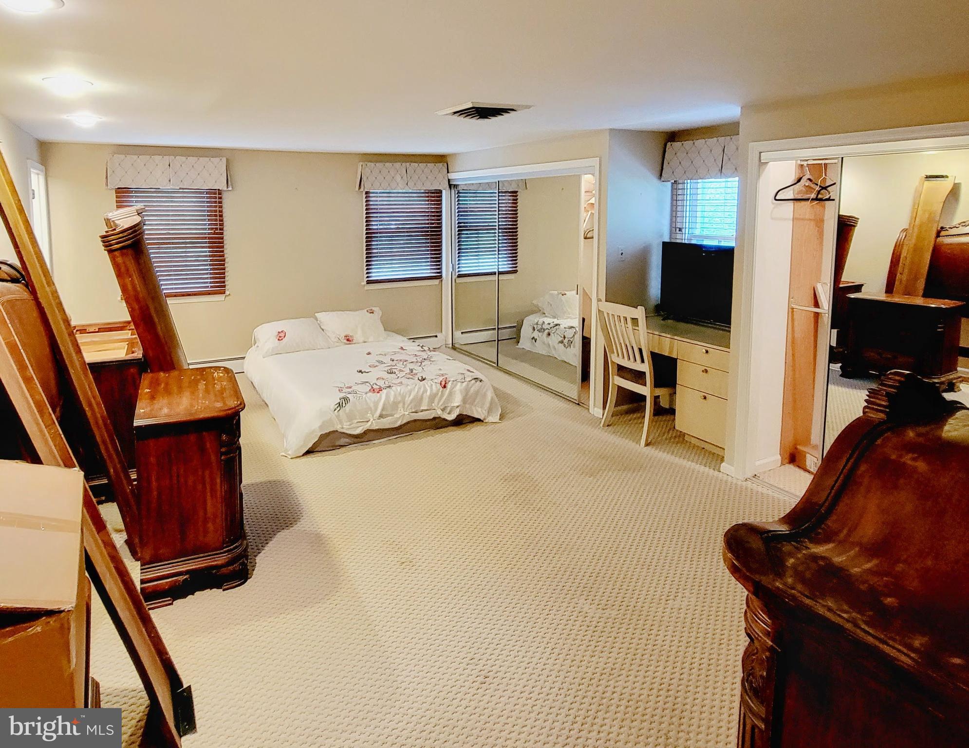 FORT WASHINGTON - Residential