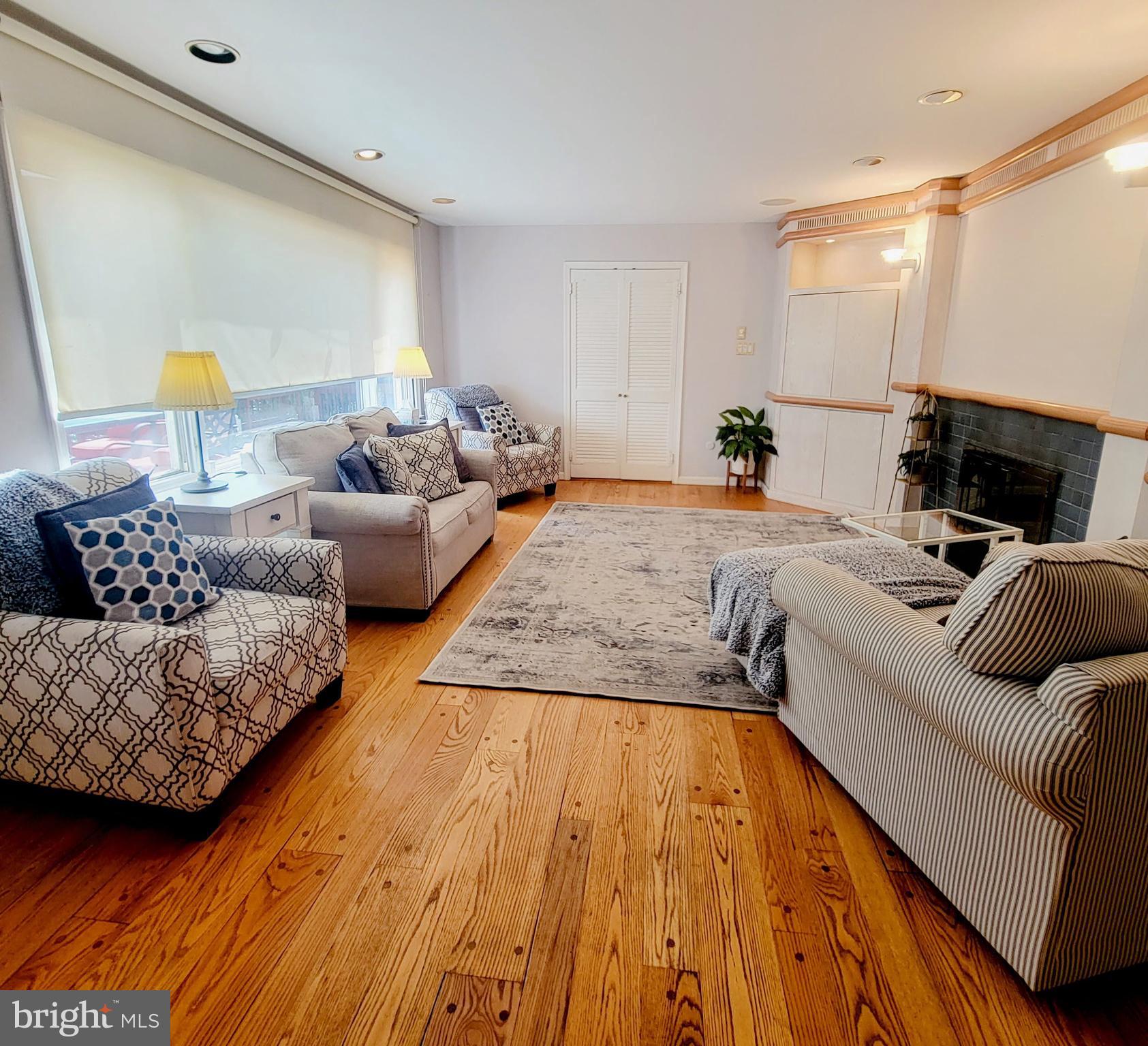 FORT WASHINGTON - Residential