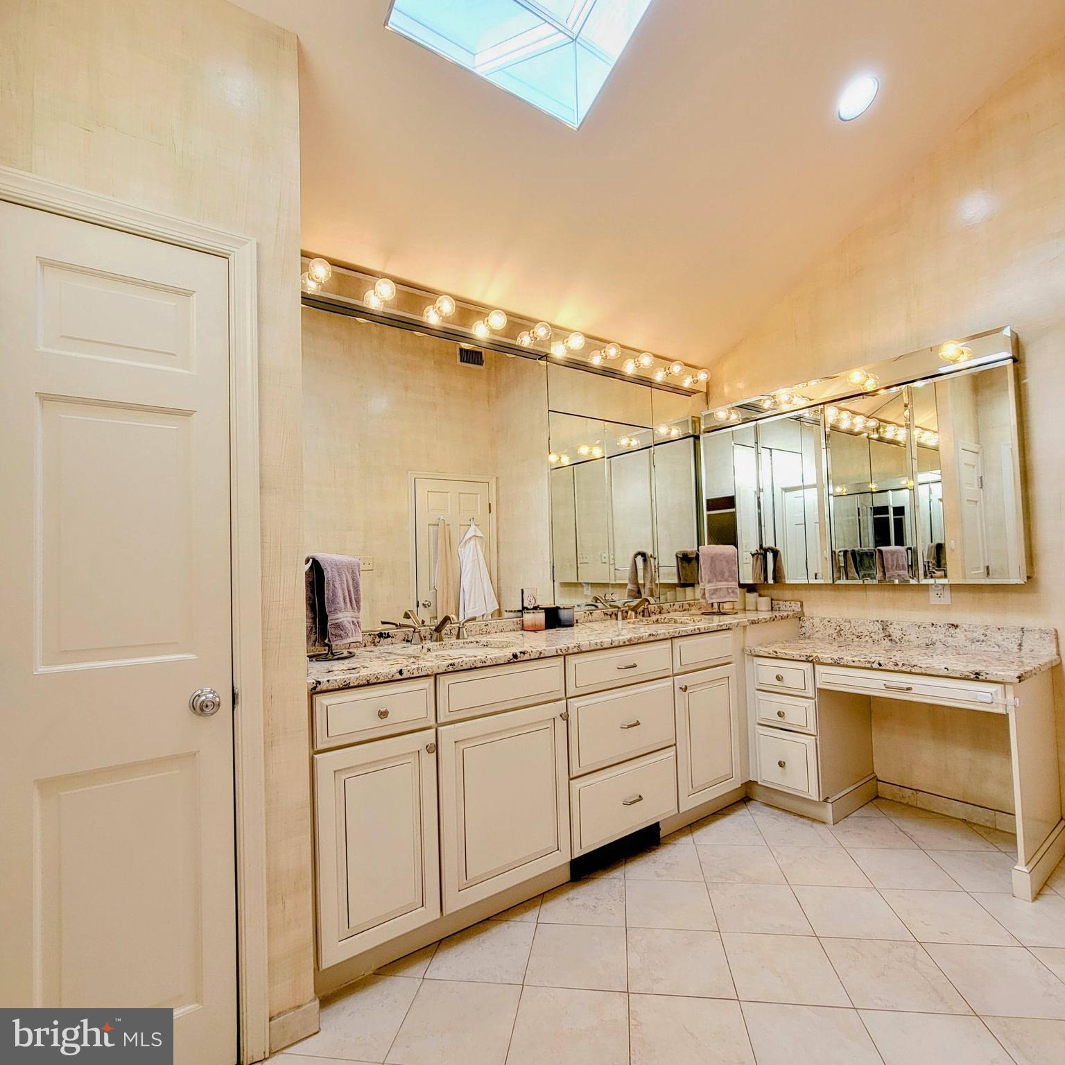 FORT WASHINGTON - Residential