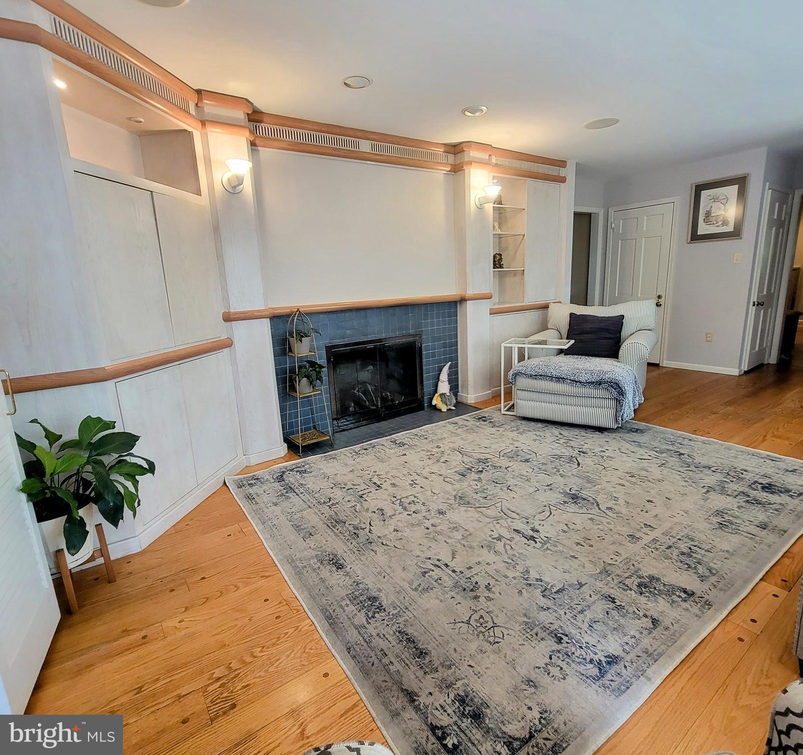 FORT WASHINGTON - Residential