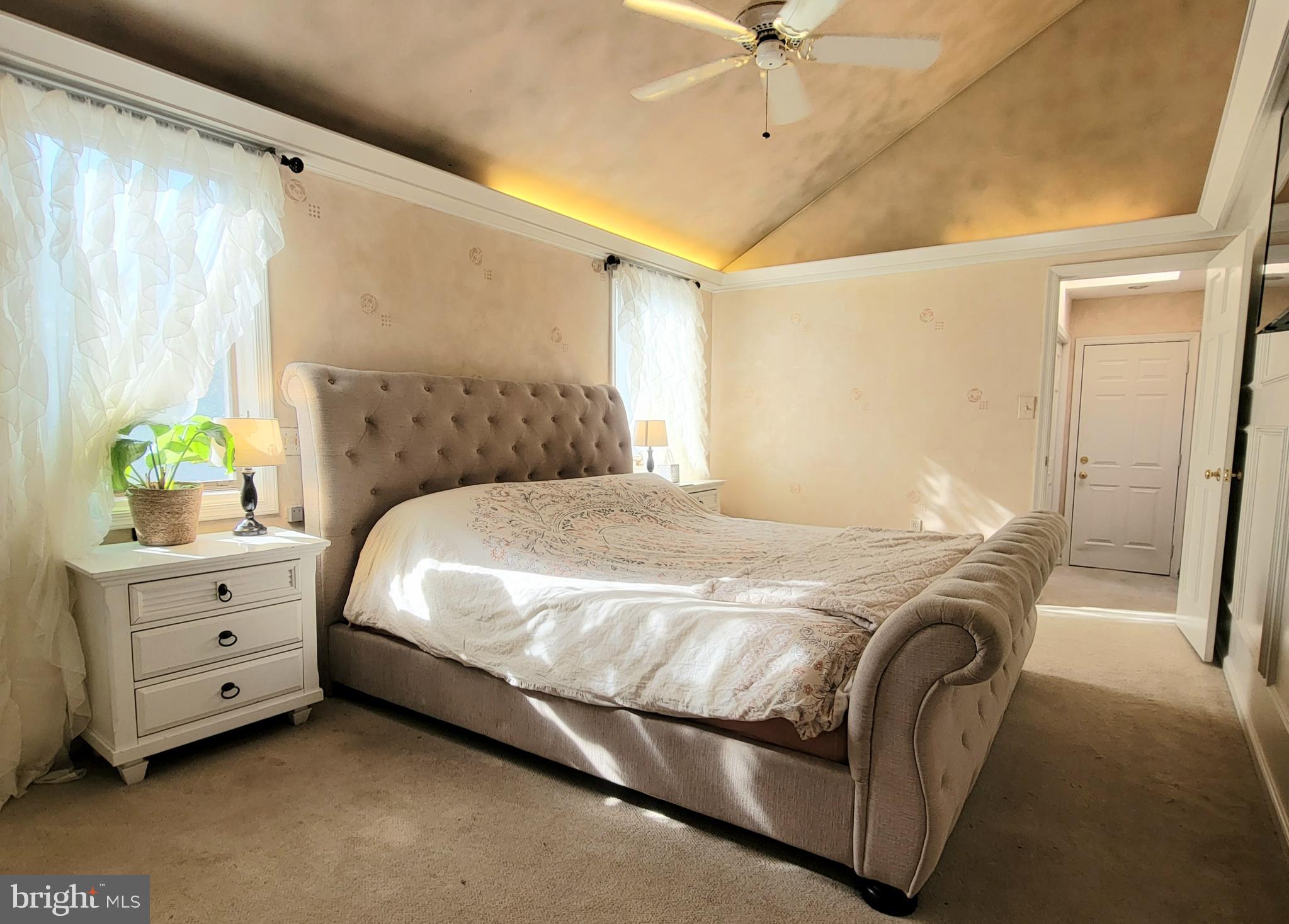 FORT WASHINGTON - Residential