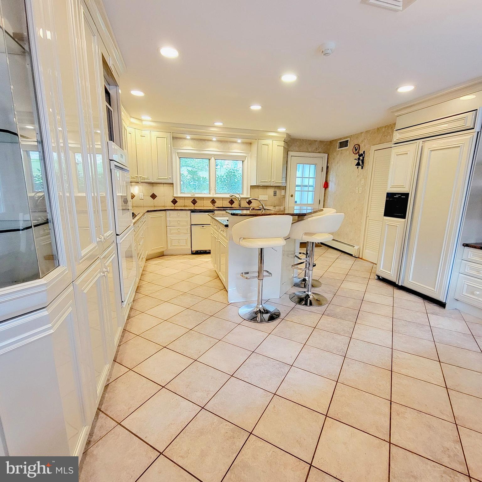 FORT WASHINGTON - Residential