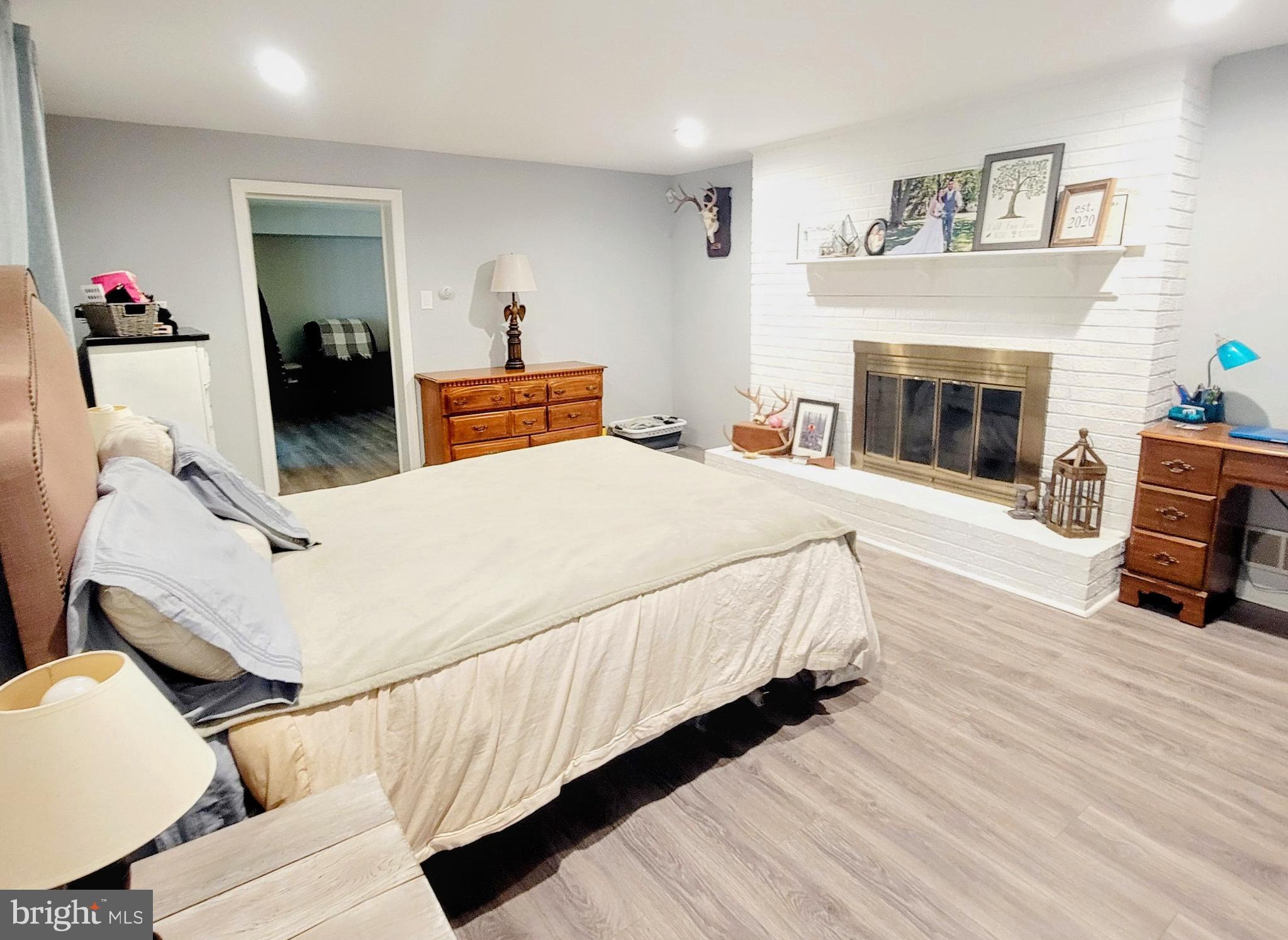 FORT WASHINGTON - Residential