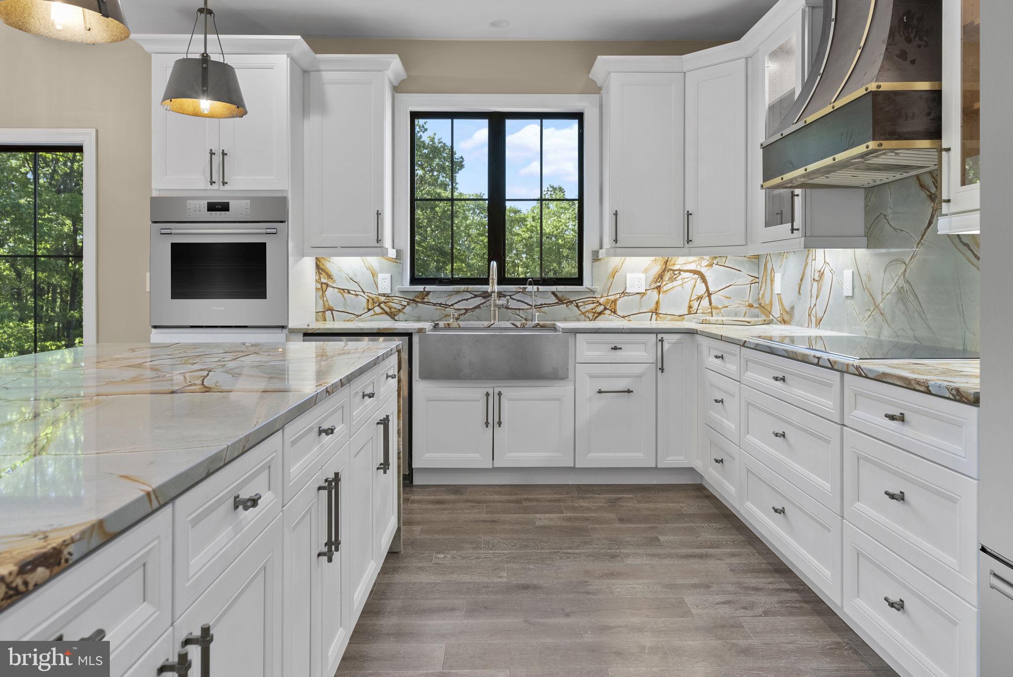 BIG BOULDER LAKE - Residential