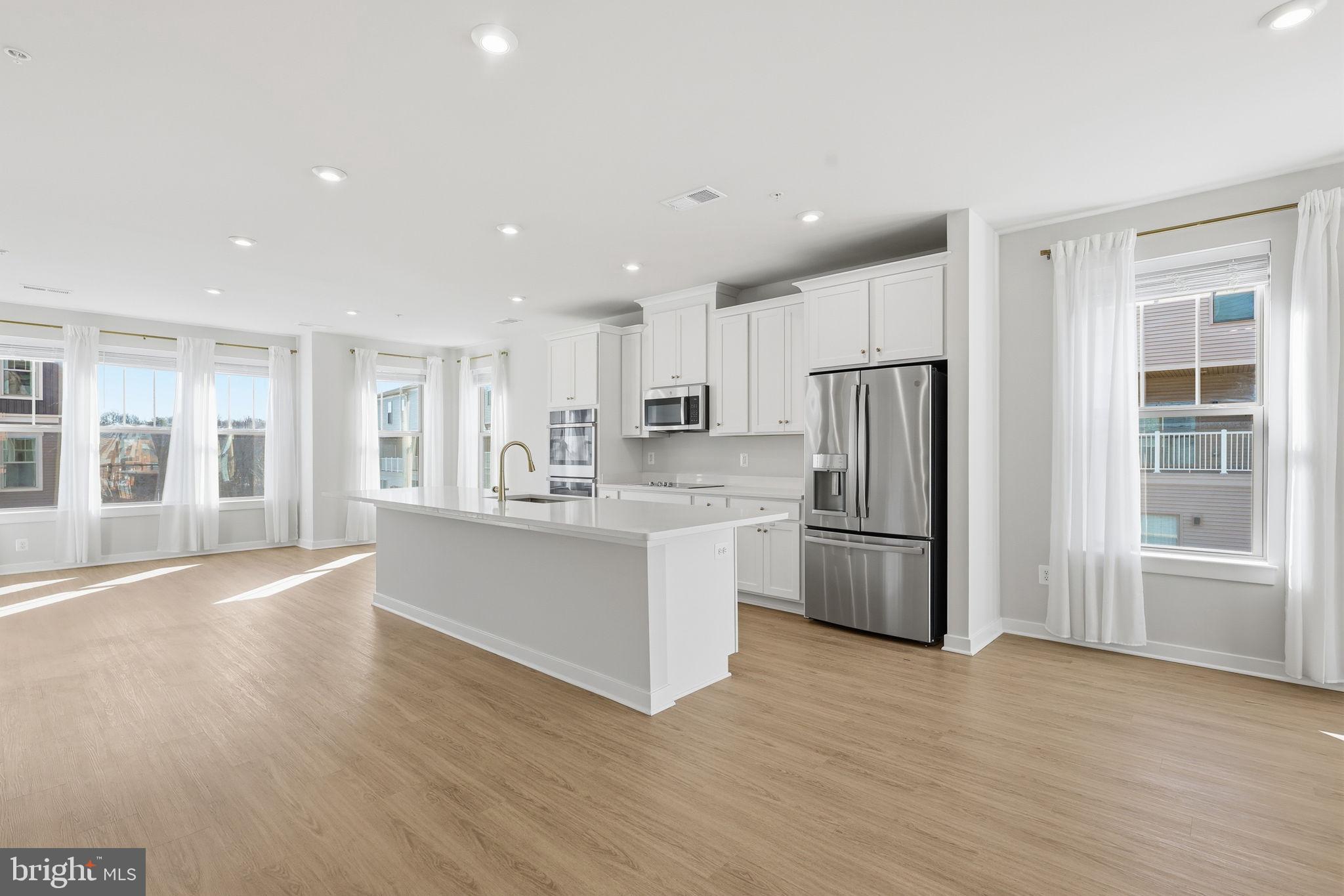 201 PARK CENTRAL TERRACE B