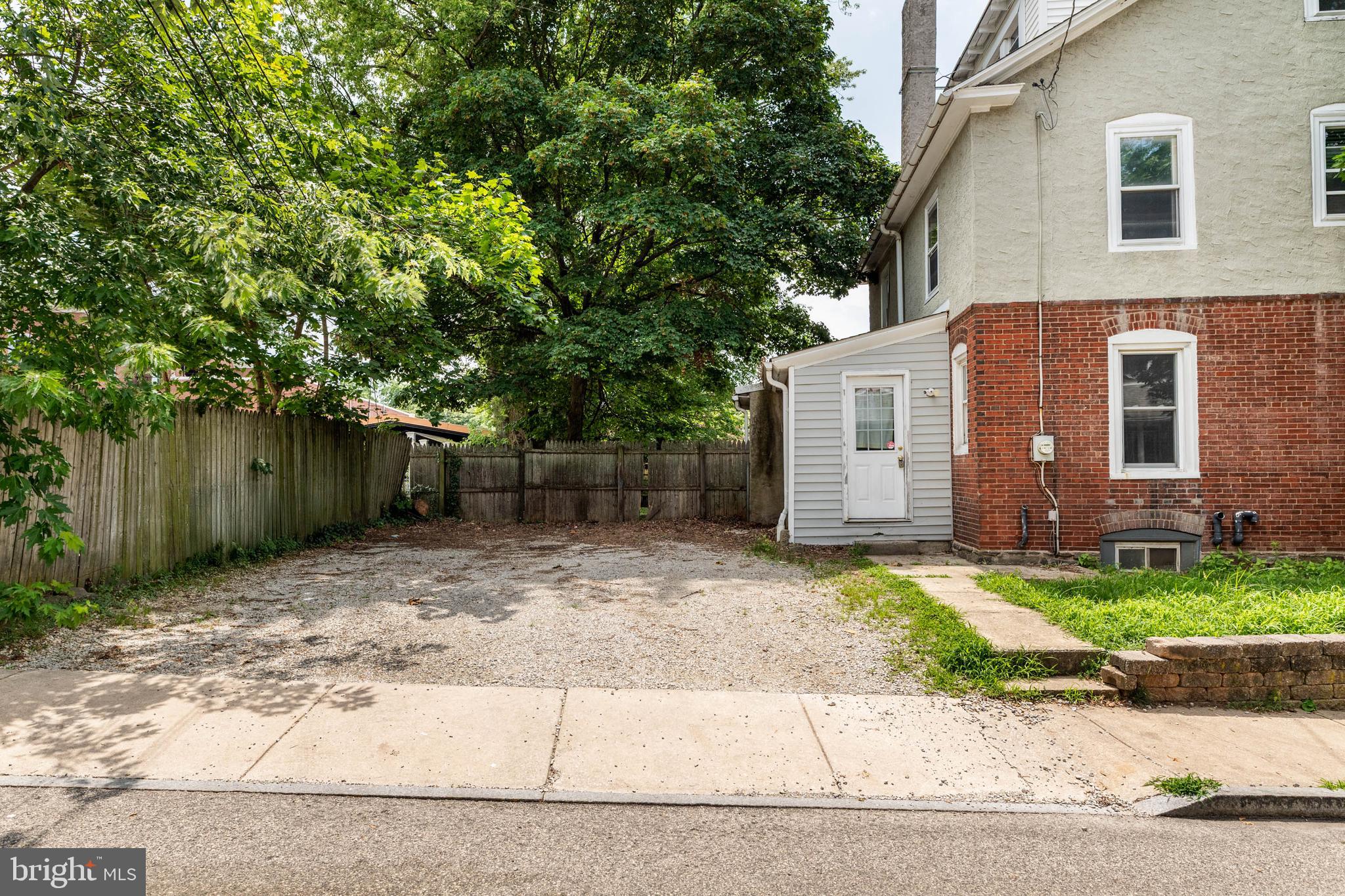 15 N WARNER AVENUE