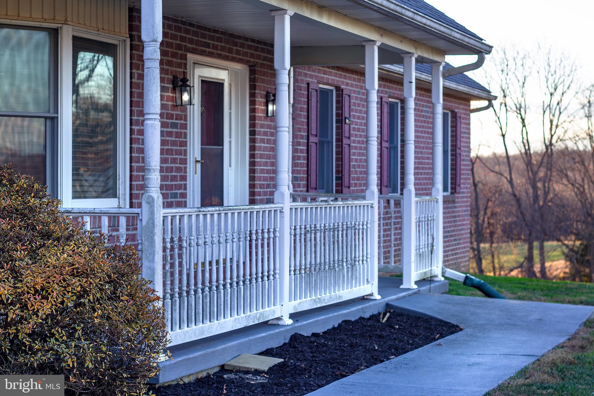 WHITE HALL - Residential