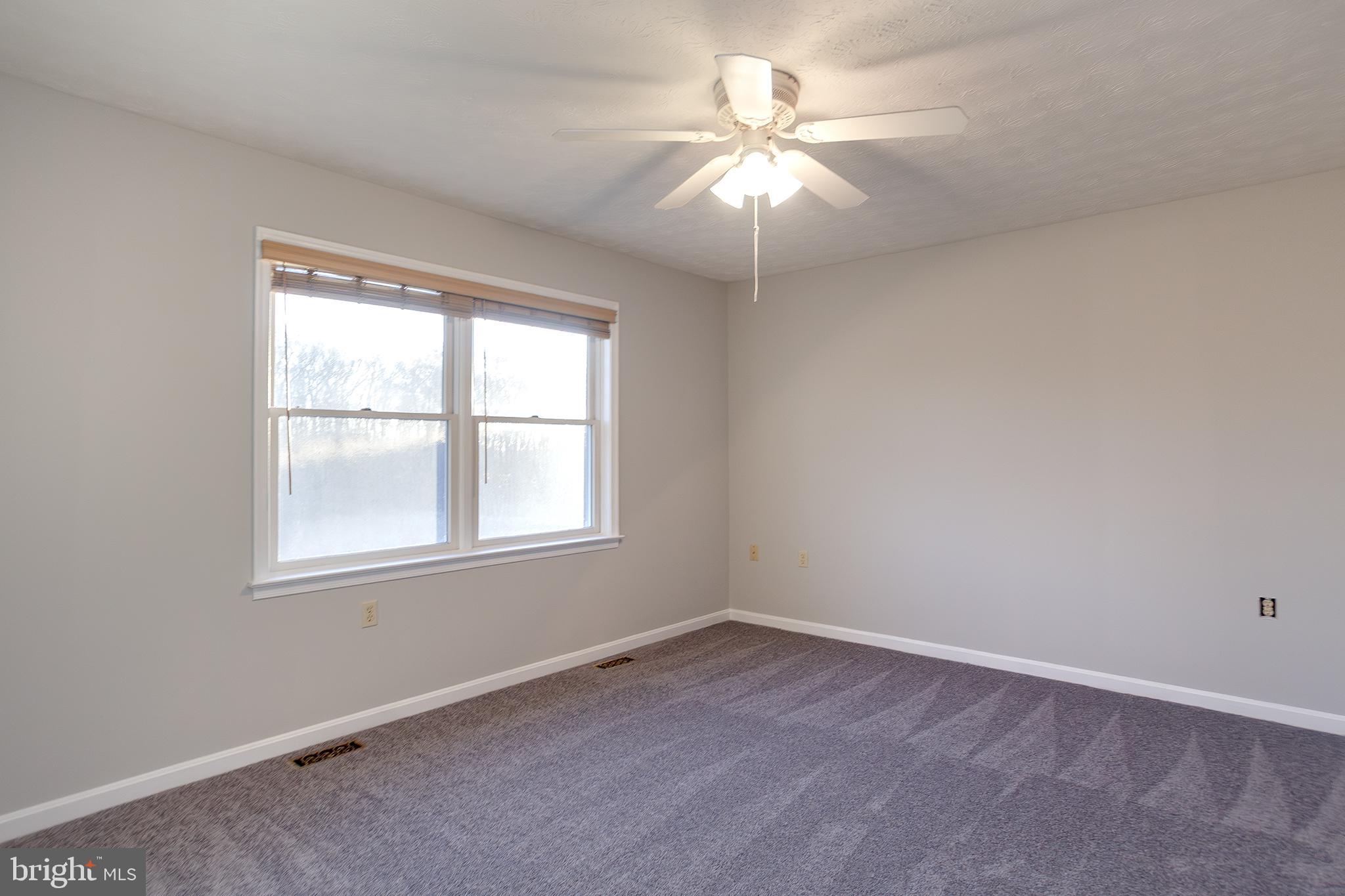 WHITE HALL - Residential