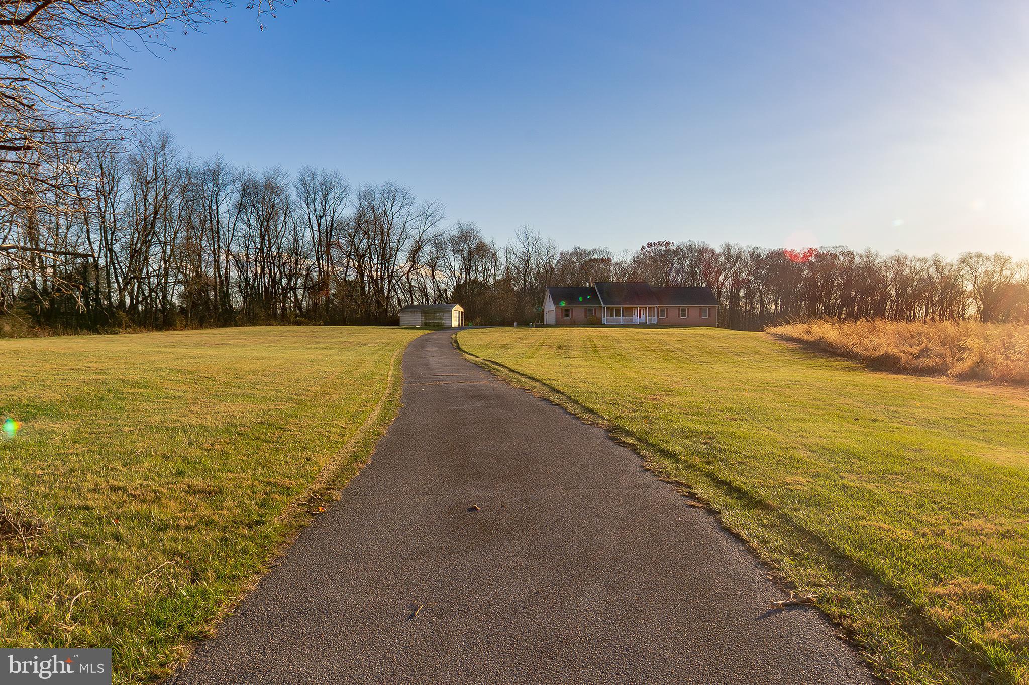WHITE HALL - Residential